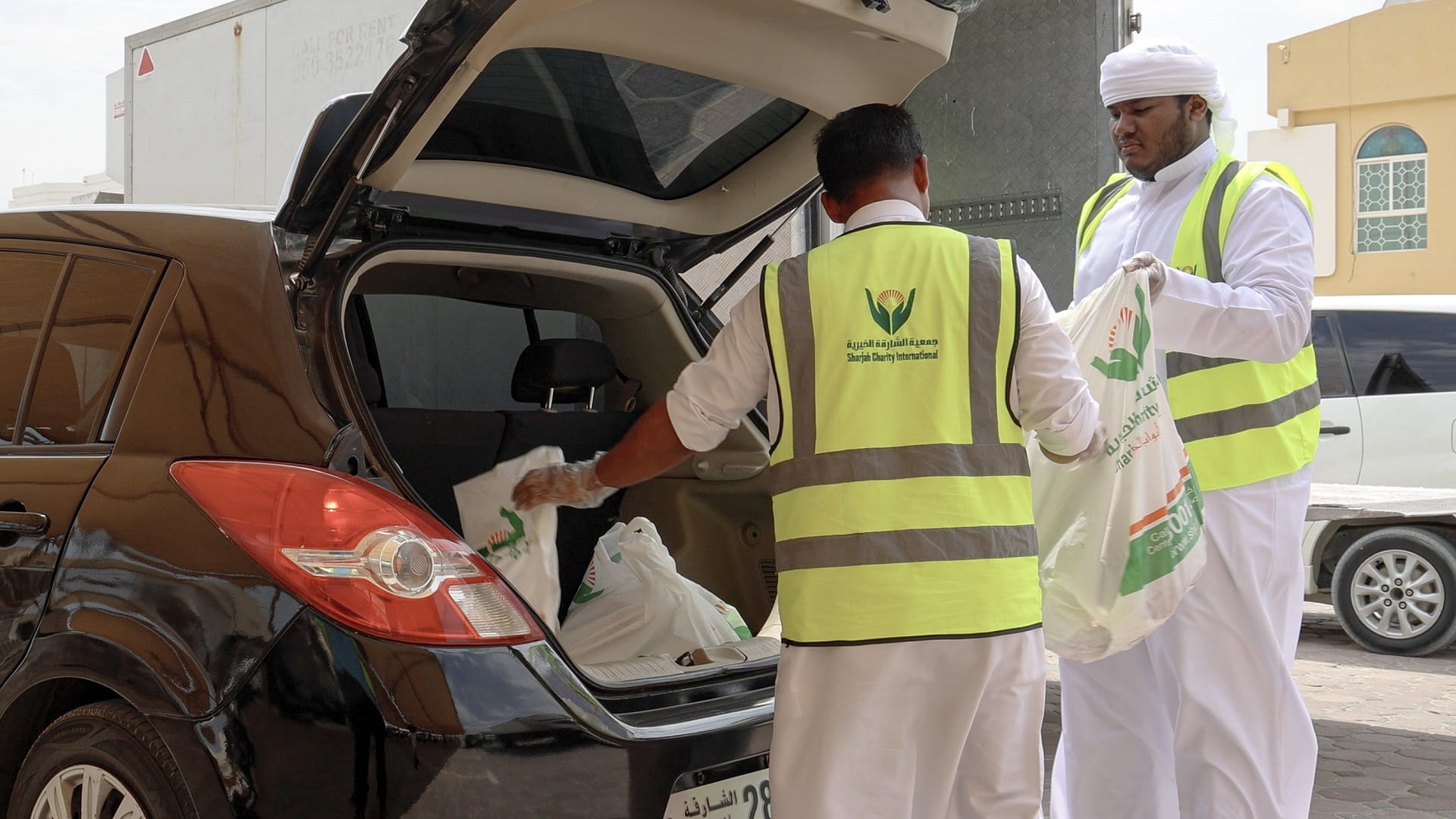 صورة بعنوان: "خيرية الشارقة" توزع لحوم الأضاحي على 165 ألفاً داخل وخارج الدولة  