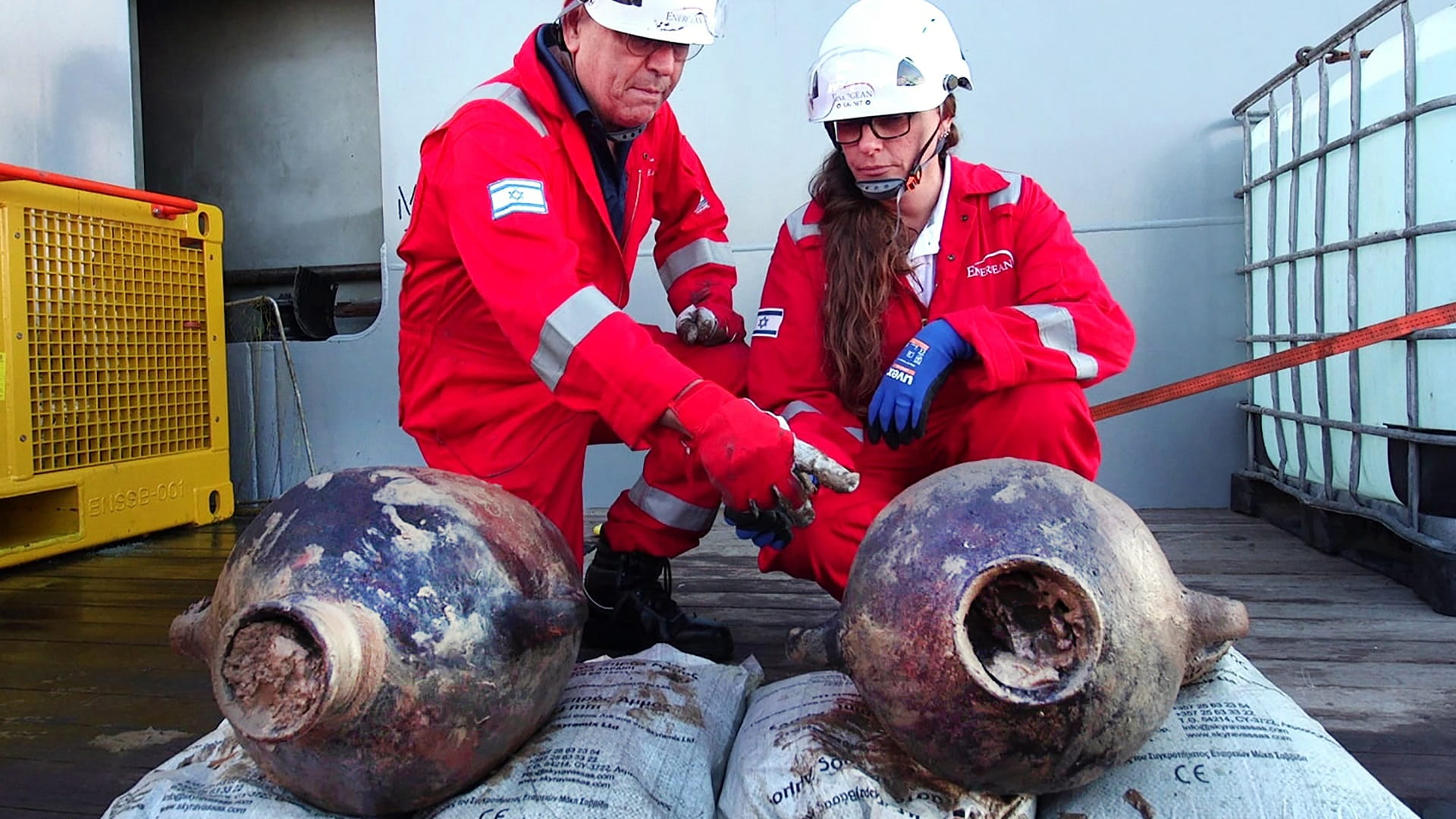 صورة بعنوان: إسرائيل تعثر على حطام سفينة عمرها أكثر من 3 آلاف عام قبالة سواحلها 