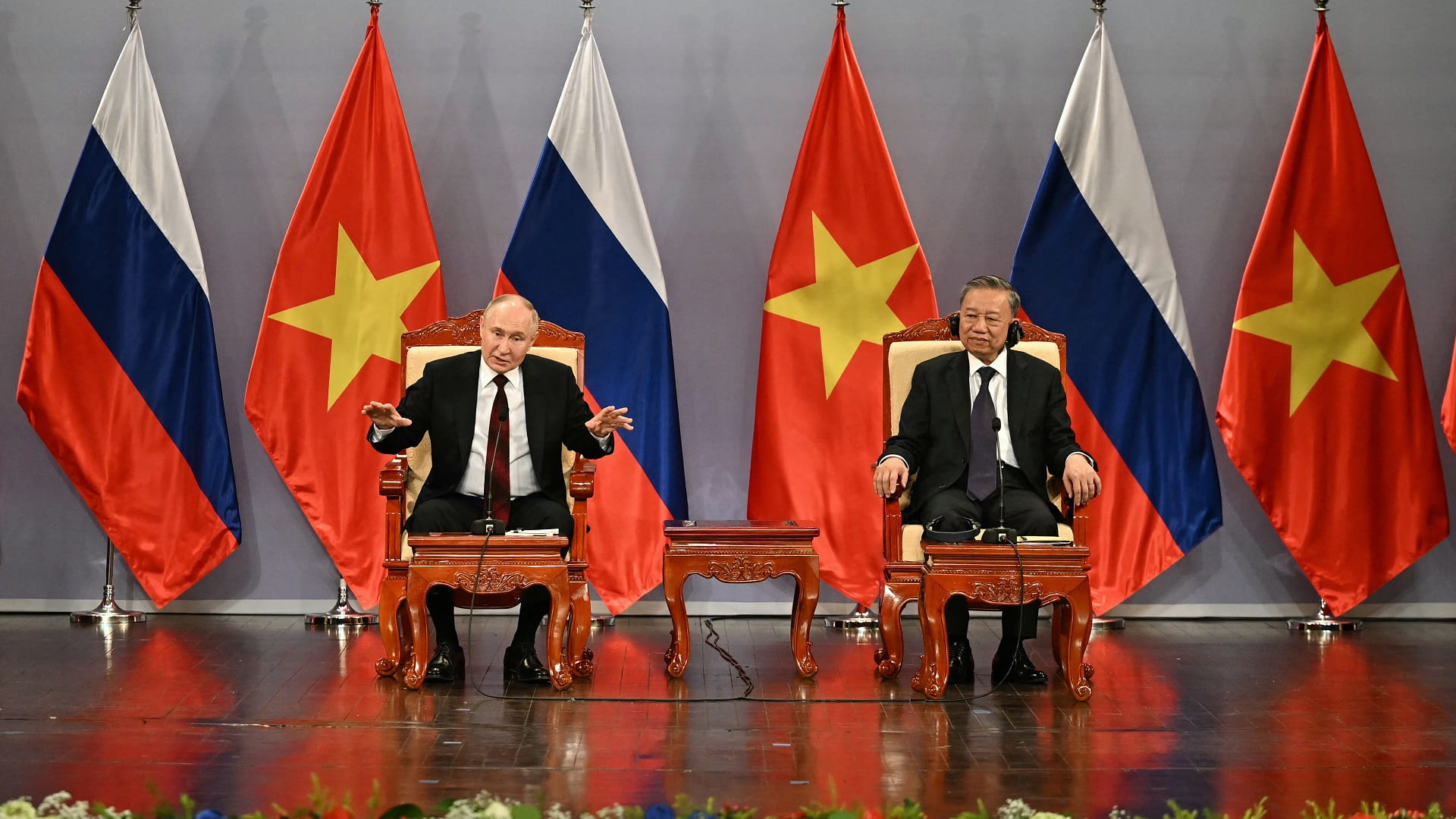 صورة بعنوان: الرئيس الروسي يسعى في فيتنام إلى إقامة بنية أمنية جديدة 