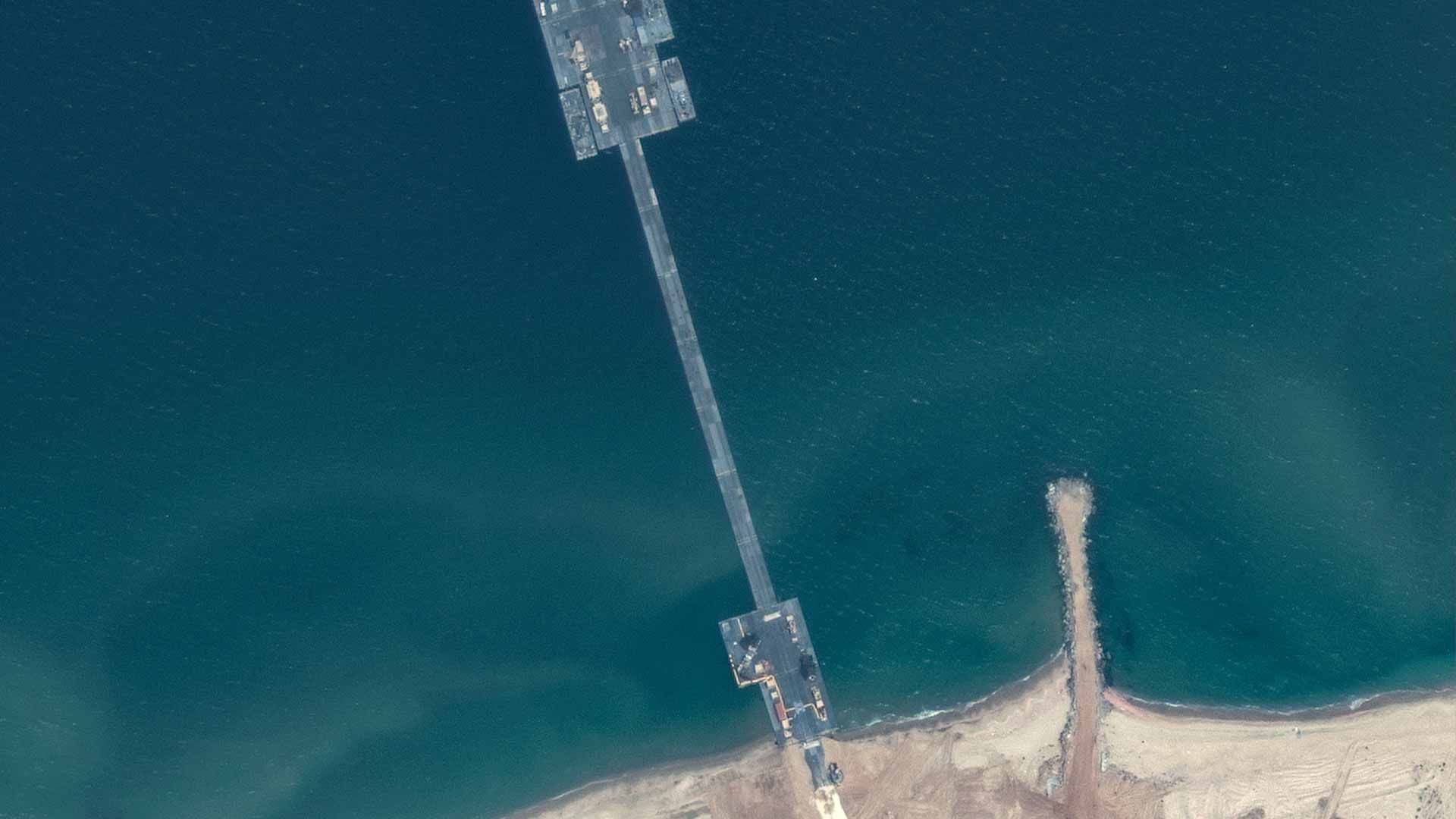 صورة بعنوان: بعد توقفه مؤقتاً..رصيف غزة البحري سيستأنف عملياته يوم الخميس 