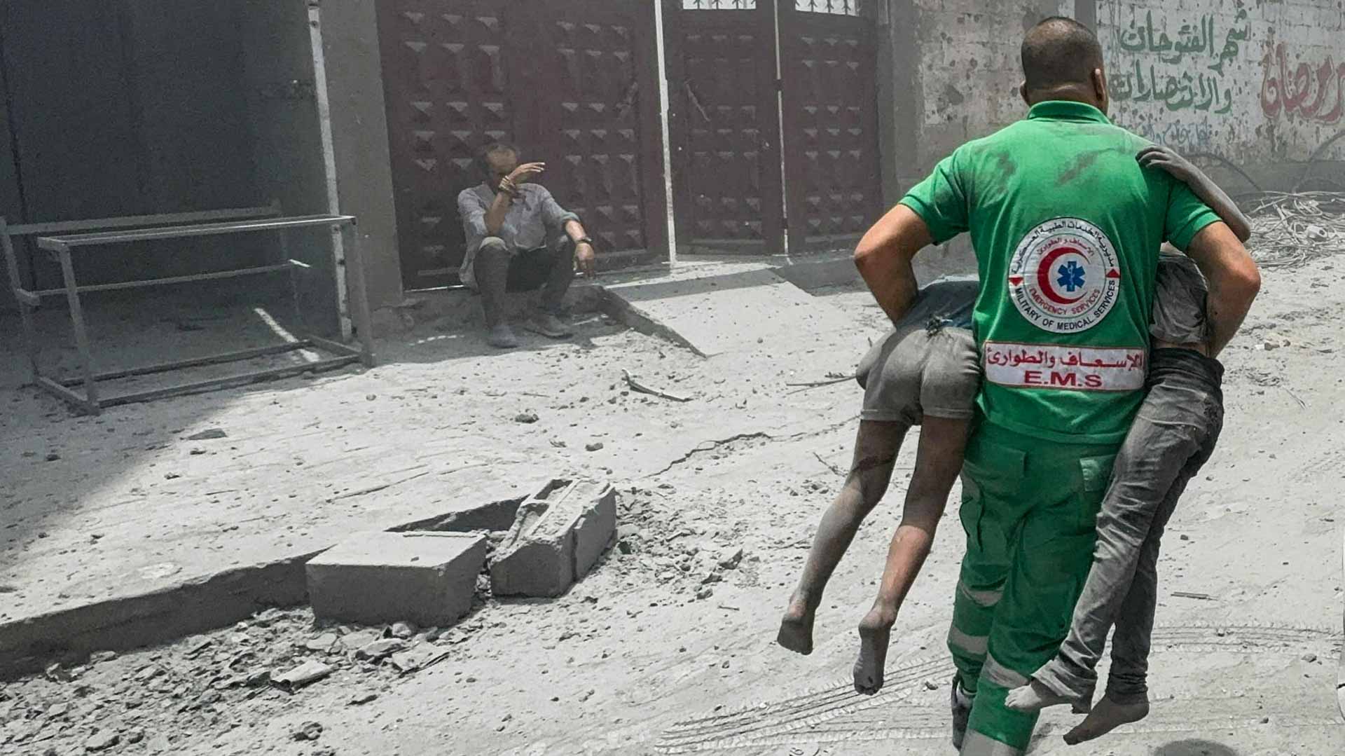 صورة بعنوان: في غزة..القصف الإسرائيلي المتواصل منذ7 أكتوبر يرفع القتلى إلى37598 