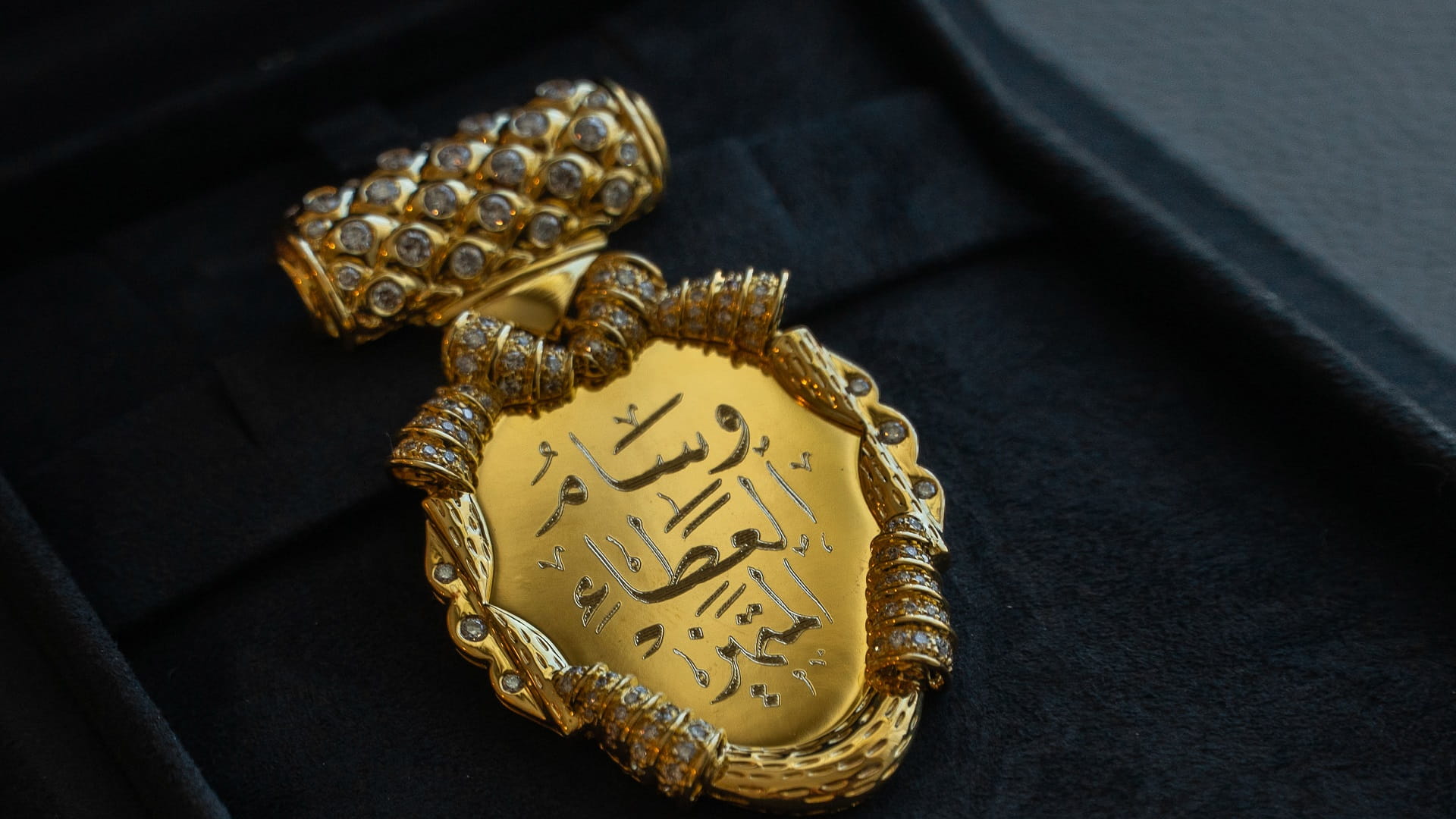 صورة بعنوان: جواهر القاسمي تمنح 11 وساماً لقيادات مؤثرة في الشارقة 