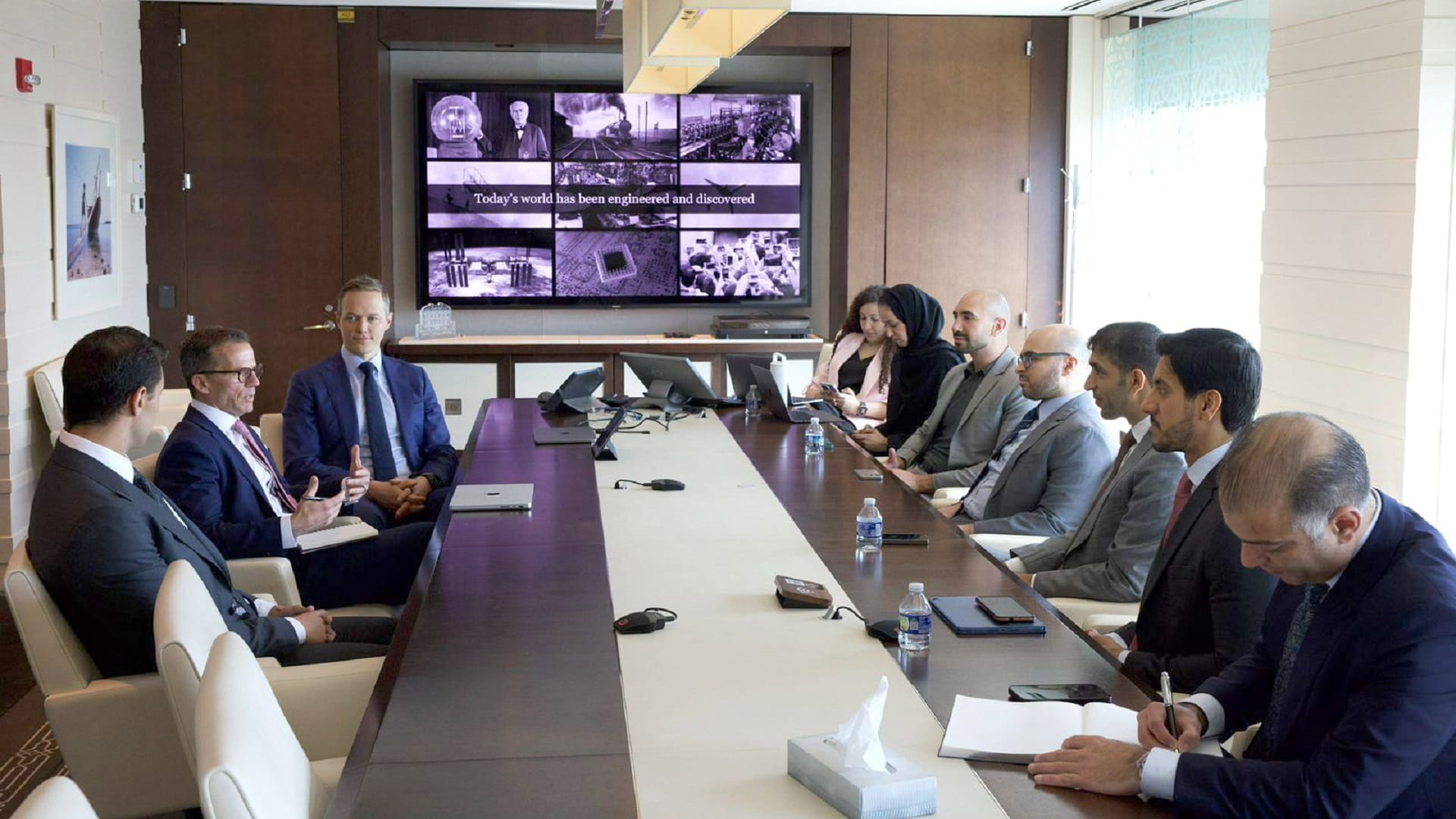 صورة بعنوان: الإمارات تستكشف فرص تعزيز الشراكة الاستثمارية مع الولايات المتحدة 