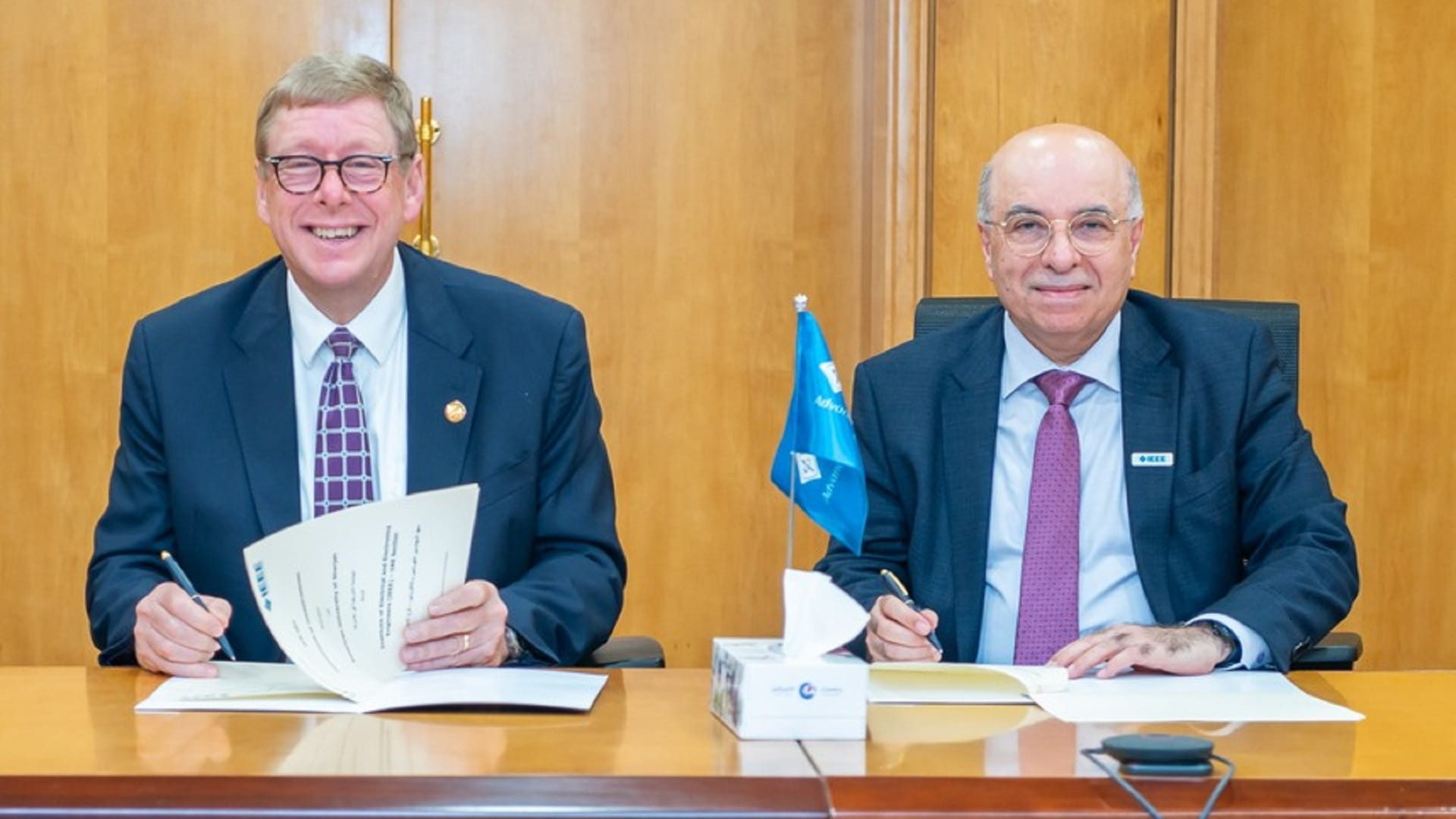 صورة بعنوان: "أميركية الشارقة" ومعهد المهندسين الكهربائيين يوقعان مذكرة تفاهم 