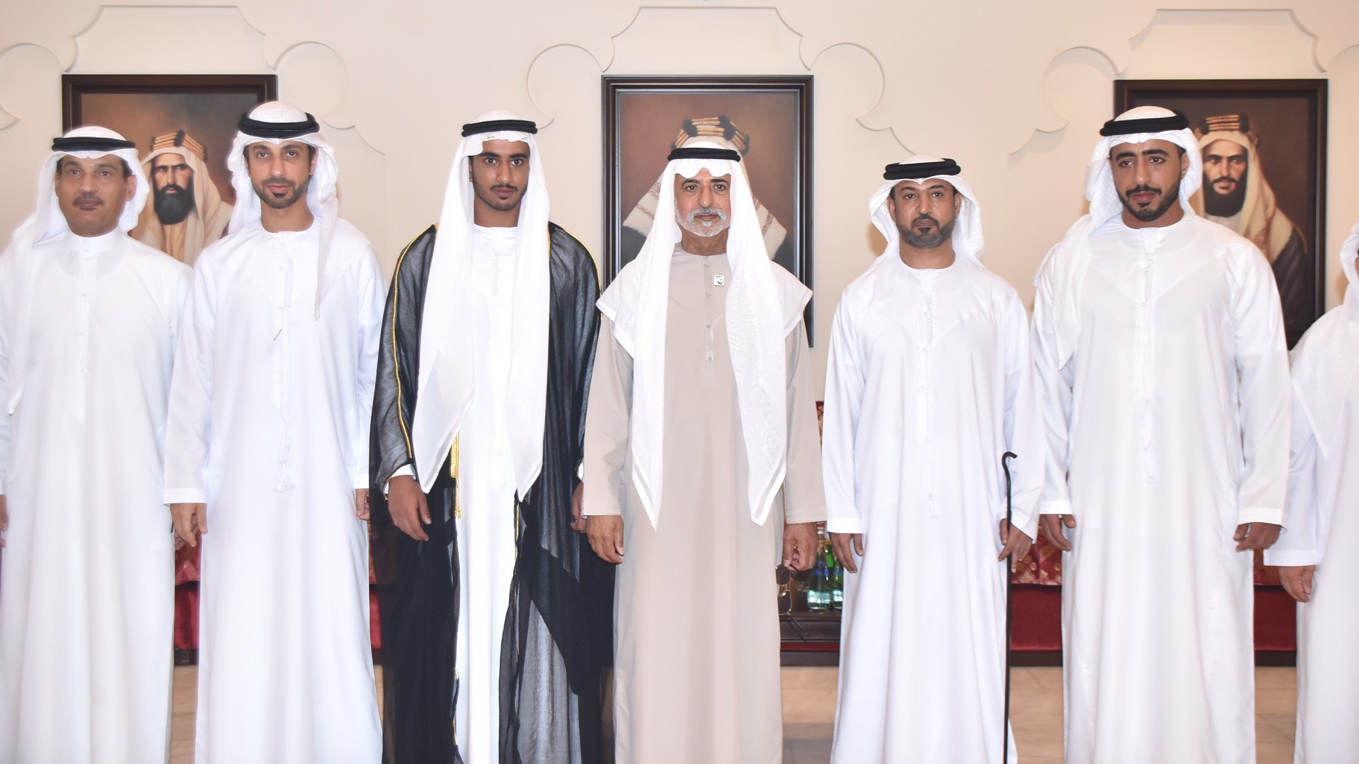 صورة بعنوان: نهيان بن مبارك يشهد أفراح الشامسي في مجلس البطين بأبوظبي 