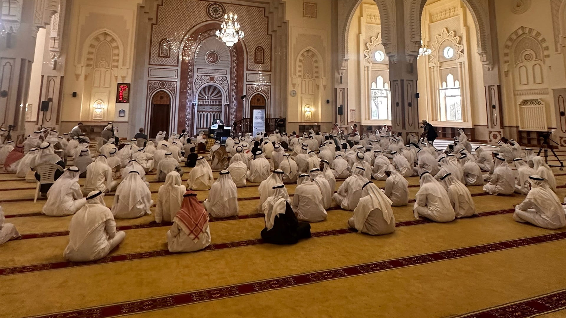 صورة بعنوان: المنتدى الإسلامي بالشارقة يطلق دورته العلمية الـ24 في مسجد المغفرة 