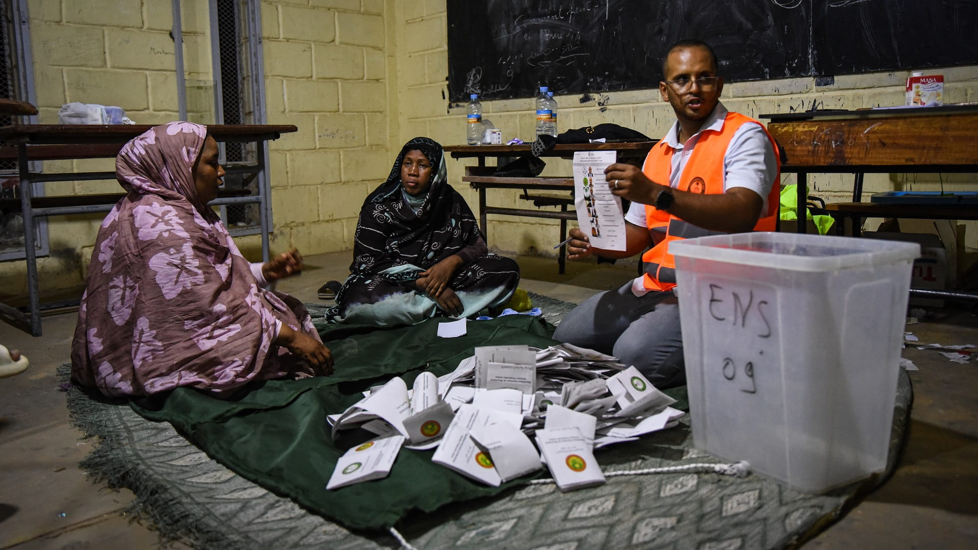 صورة بعنوان: الغزواني يتصدر نتائج الانتخابات الرئاسية في موريتانيا بفارق كبير 