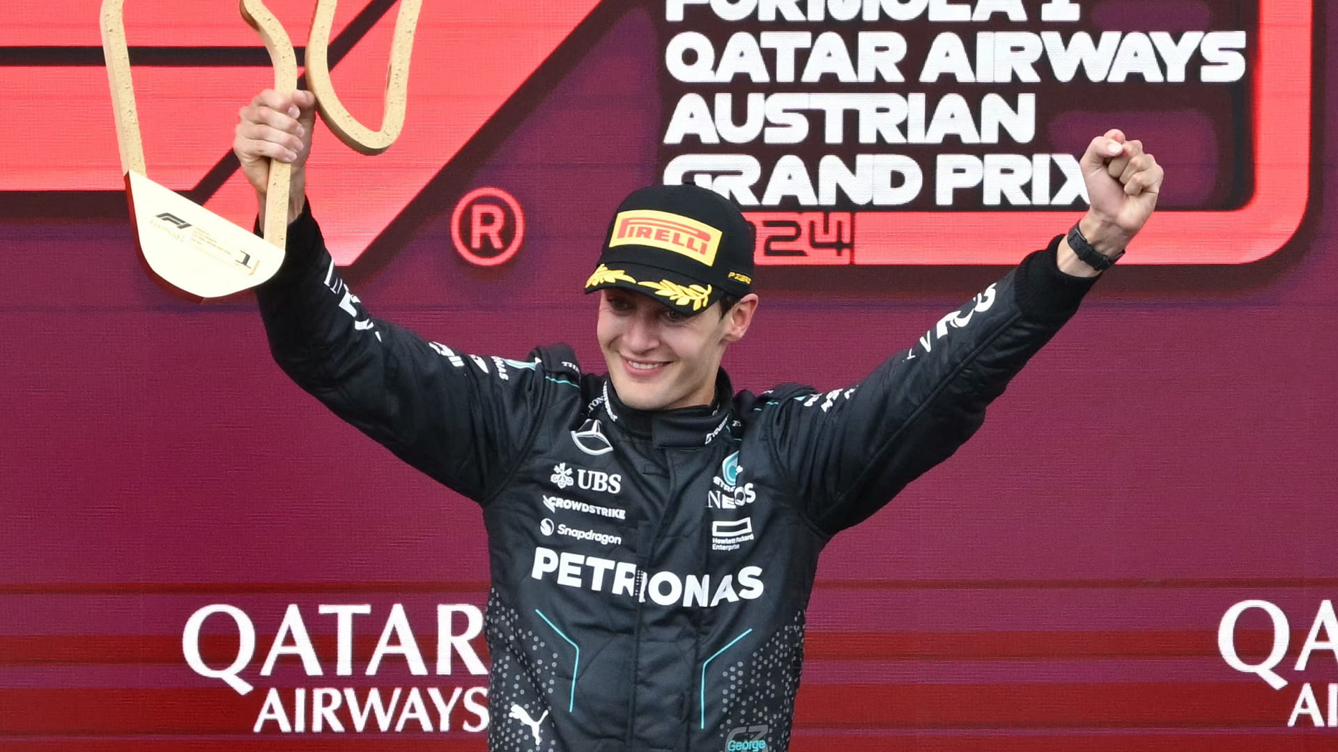 صورة بعنوان: راسل يفوز بالمركز الأول في جائزة النمسا الكبرى للفورمولا 1  