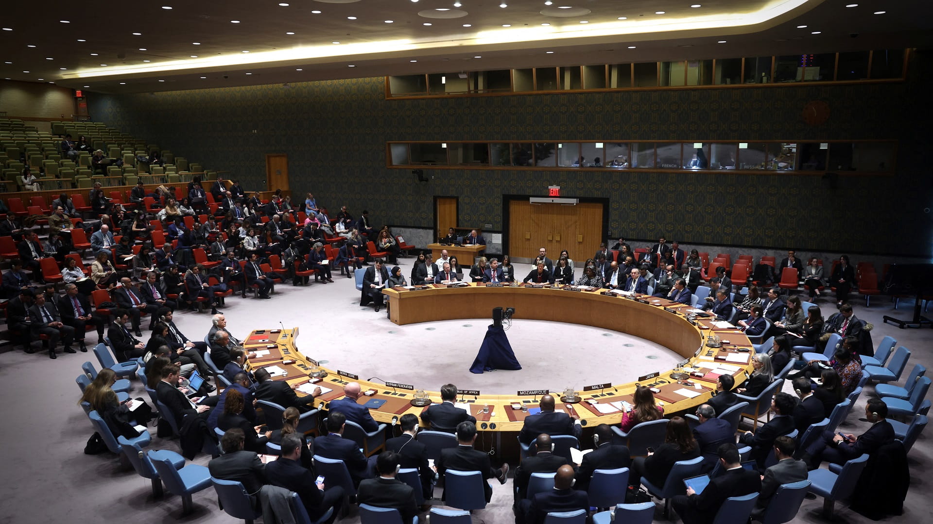 صورة بعنوان: مجلس الأمن يتبنى قراراً يدعو لوقف فوري لإطلاق النار في غزة 