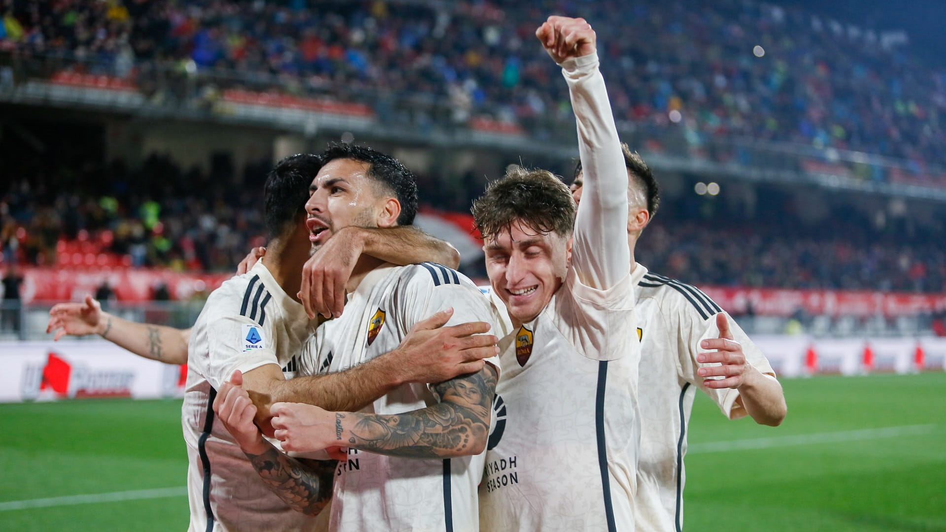 صورة بعنوان: روما يقسو على مونزا في الدوري الإيطالي لكرة القدم 