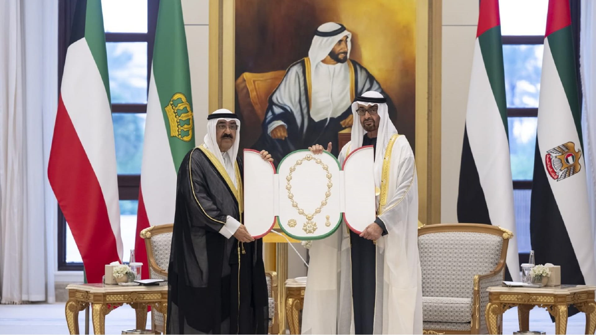 Image for the title: UAE President bestows Order of Zayed upon Emir of Kuwait 