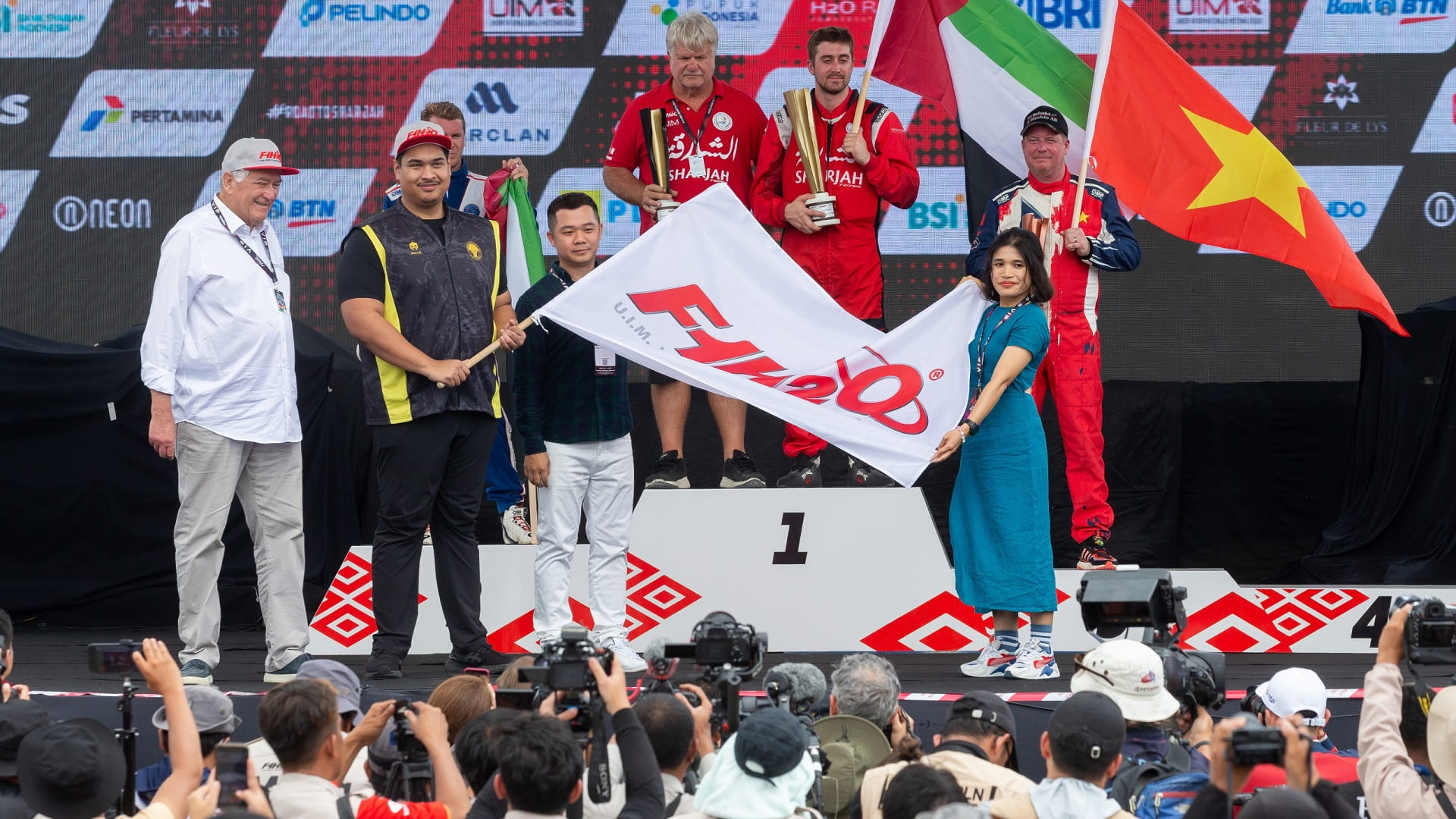 Image for the title: Sharjah wins in first round of World Formula one 