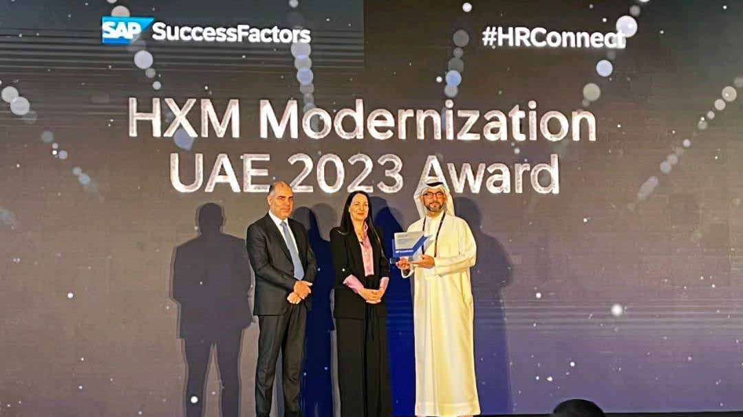 صورة بعنوان: كهرباء الشارقة تحصد جائزة أفضل تنفيذ لإدارة التجربة البشرية(HXM)  