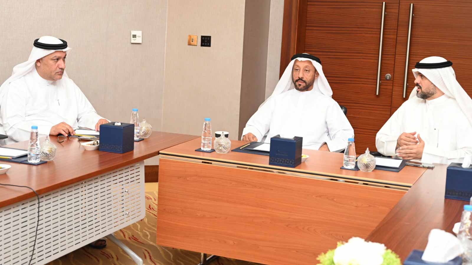 صورة بعنوان: غرفة الشارقة تبحث خطط تطوير معرض الشارقة العقاري "إيكرس" 