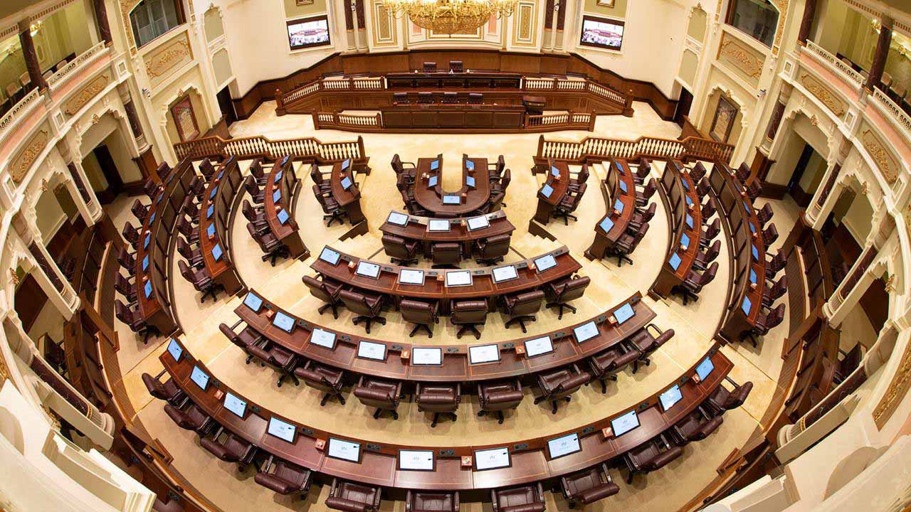 Image for the title: SCC discussed the draft law on real estate leasing in Sharjah 