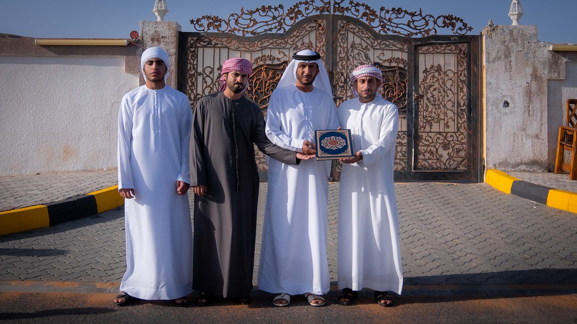 صورة بعنوان: ملتقى مليحة الرمضاني يبادر بتوزيع المصاحف على الأهالي  