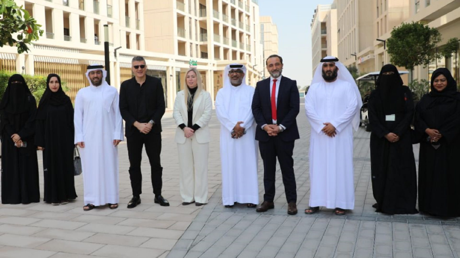 صورة بعنوان: "ألِف" تستقبل وفداً من بلدية الشارقة للاطلاع على مشاريعها السكنية 