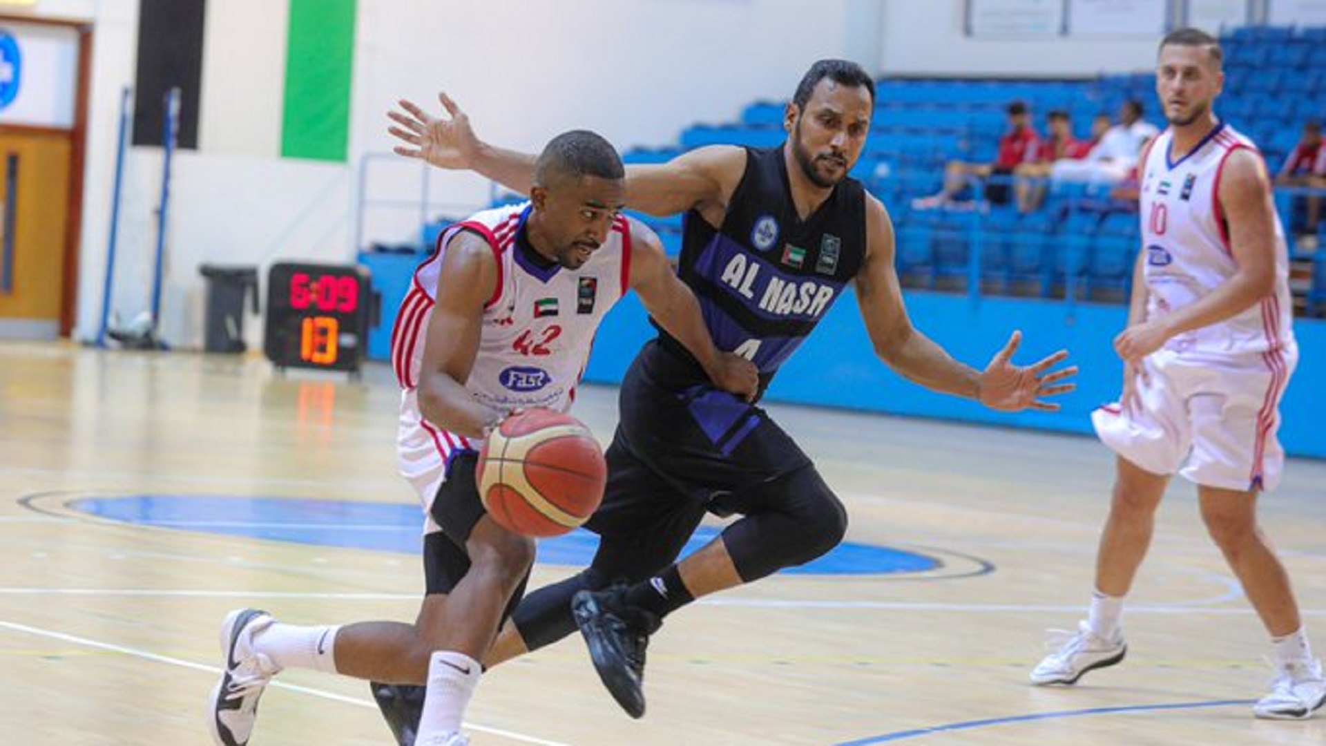 صورة بعنوان: الشارقة يخسر من النصر في افتتاح نصف نهائي دوري السلة 