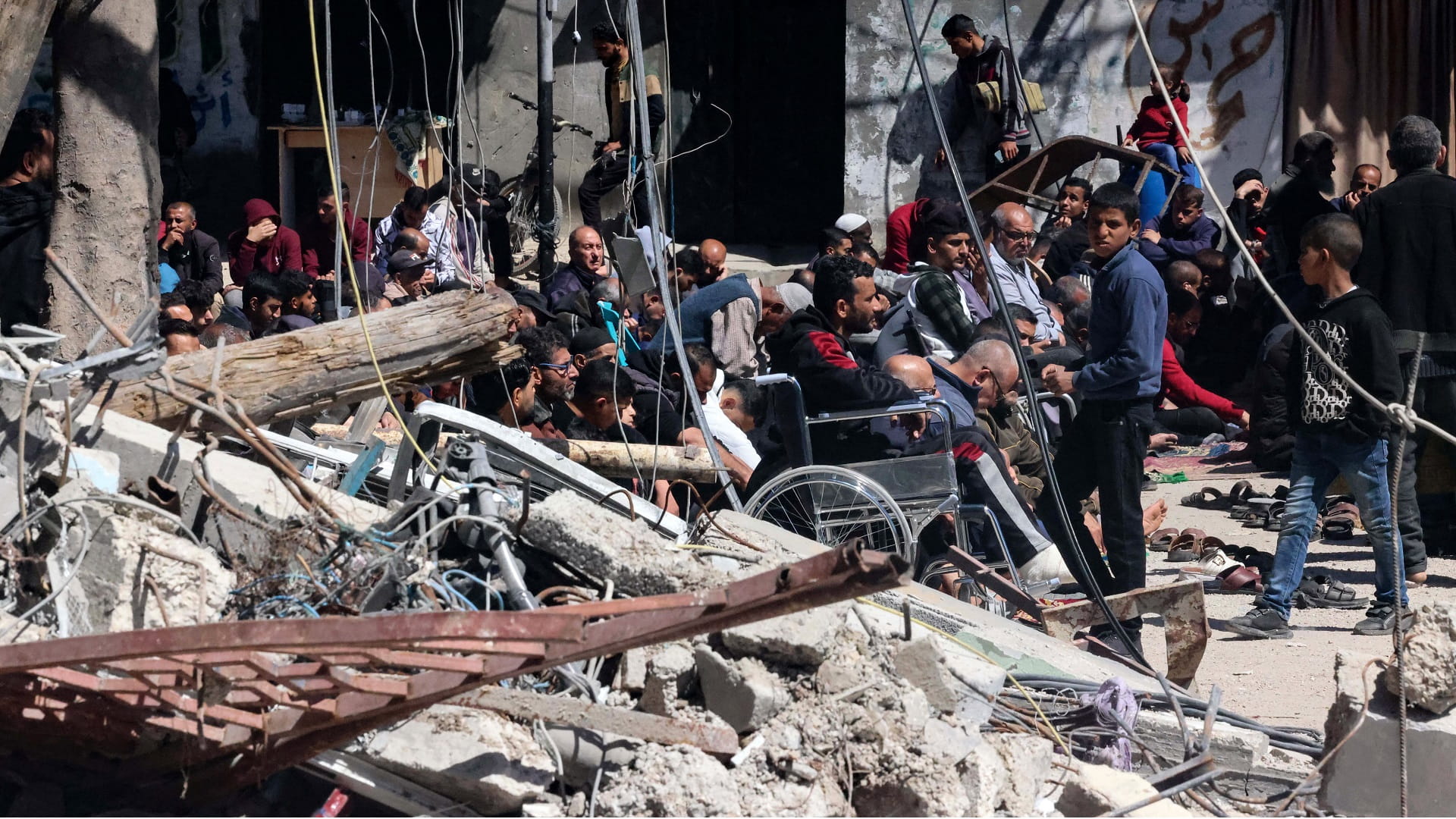 Image for the title: Netanyahu gives green light for operation in Gaza's packed Rafah 