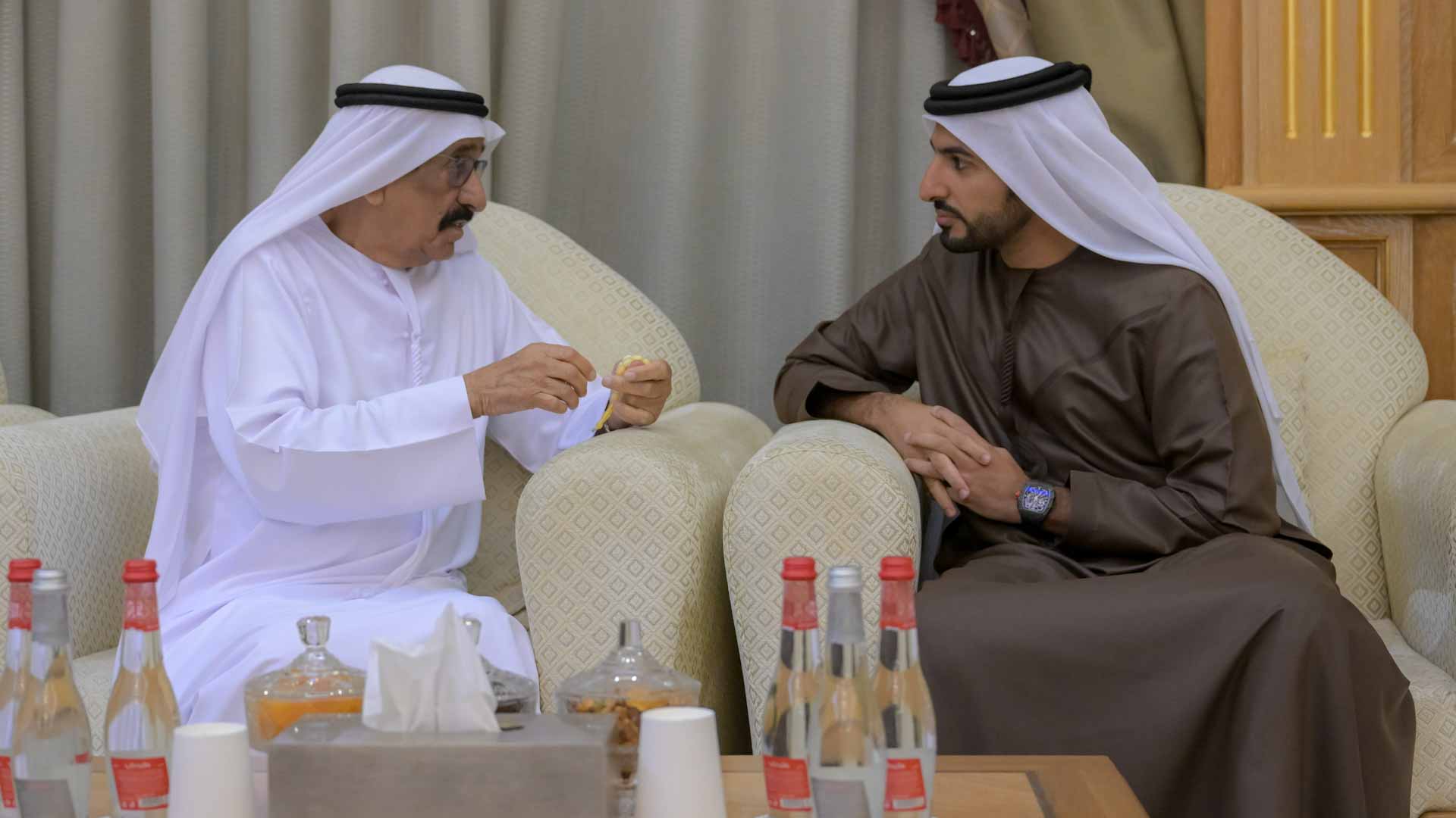 صورة بعنوان: راشد النعيمي يقدم واجب العزاء في وفاة سعيد جمعة النابودة 