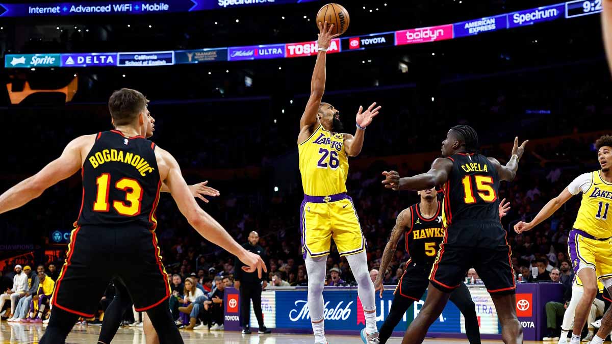 صورة بعنوان: ليكرز يقسو على أتلانتا هوكس بدوري كرة السلة الأميركي 