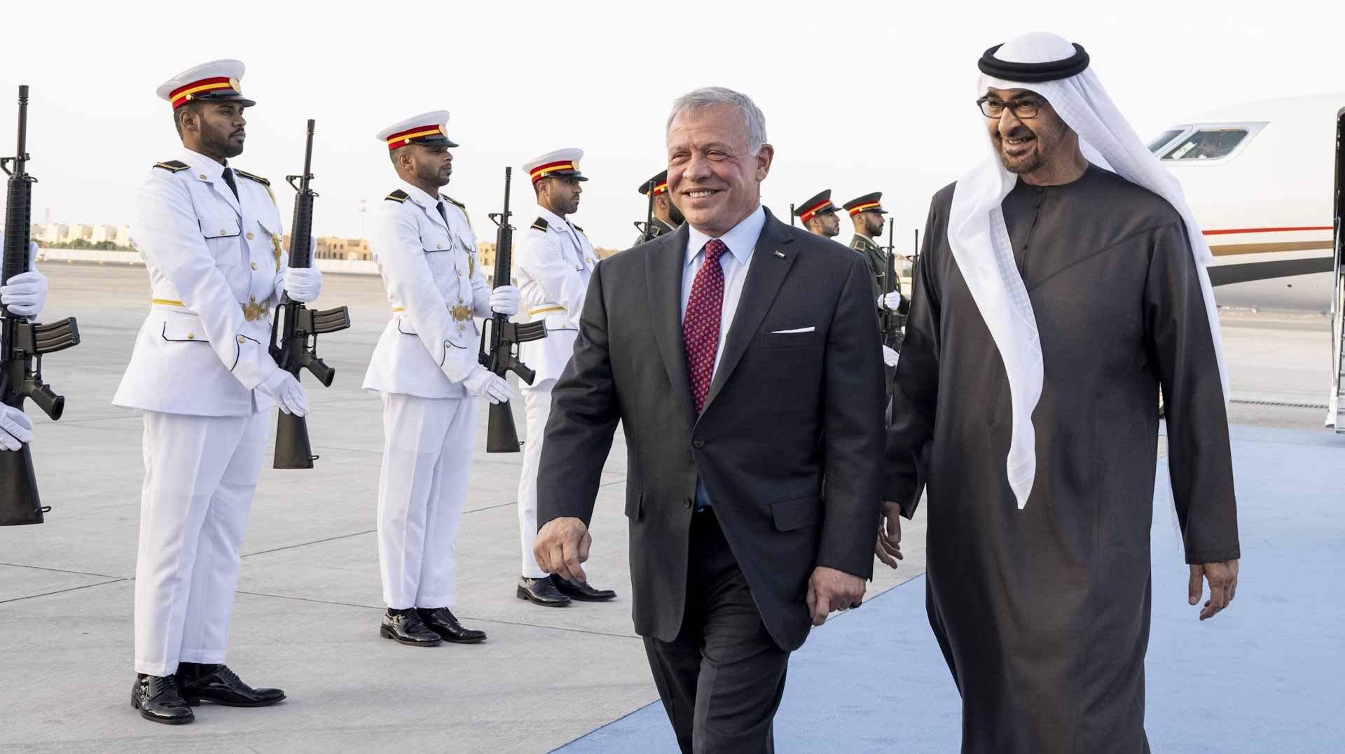 Image for the title: UAE President greets King of Jordan upon arrival in UAE 
