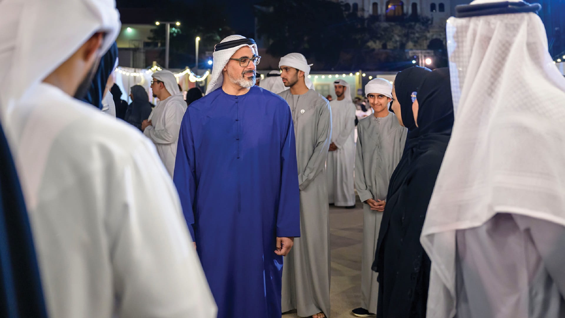 صورة بعنوان: ولي عهد أبوظبي يشيد بدور المرأة الإماراتية في مسيرة الوطن التنموية 