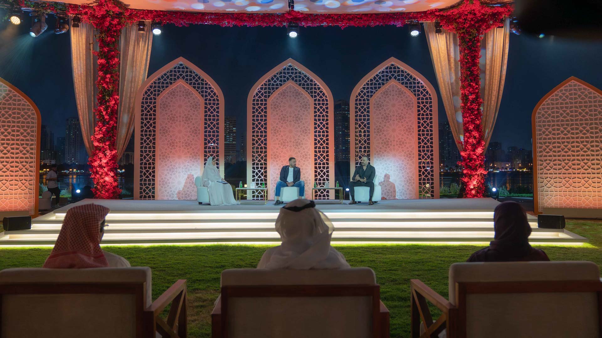 صورة بعنوان: نادي الشارقة للصحافة يسدل الستار على مجلسه الرمضاني الـ 13 