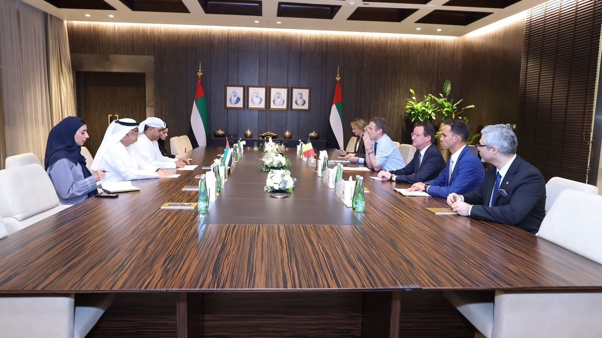 صورة بعنوان: في أبوظبي.. وزير العدل يلتقي نظيره البلجيكي 