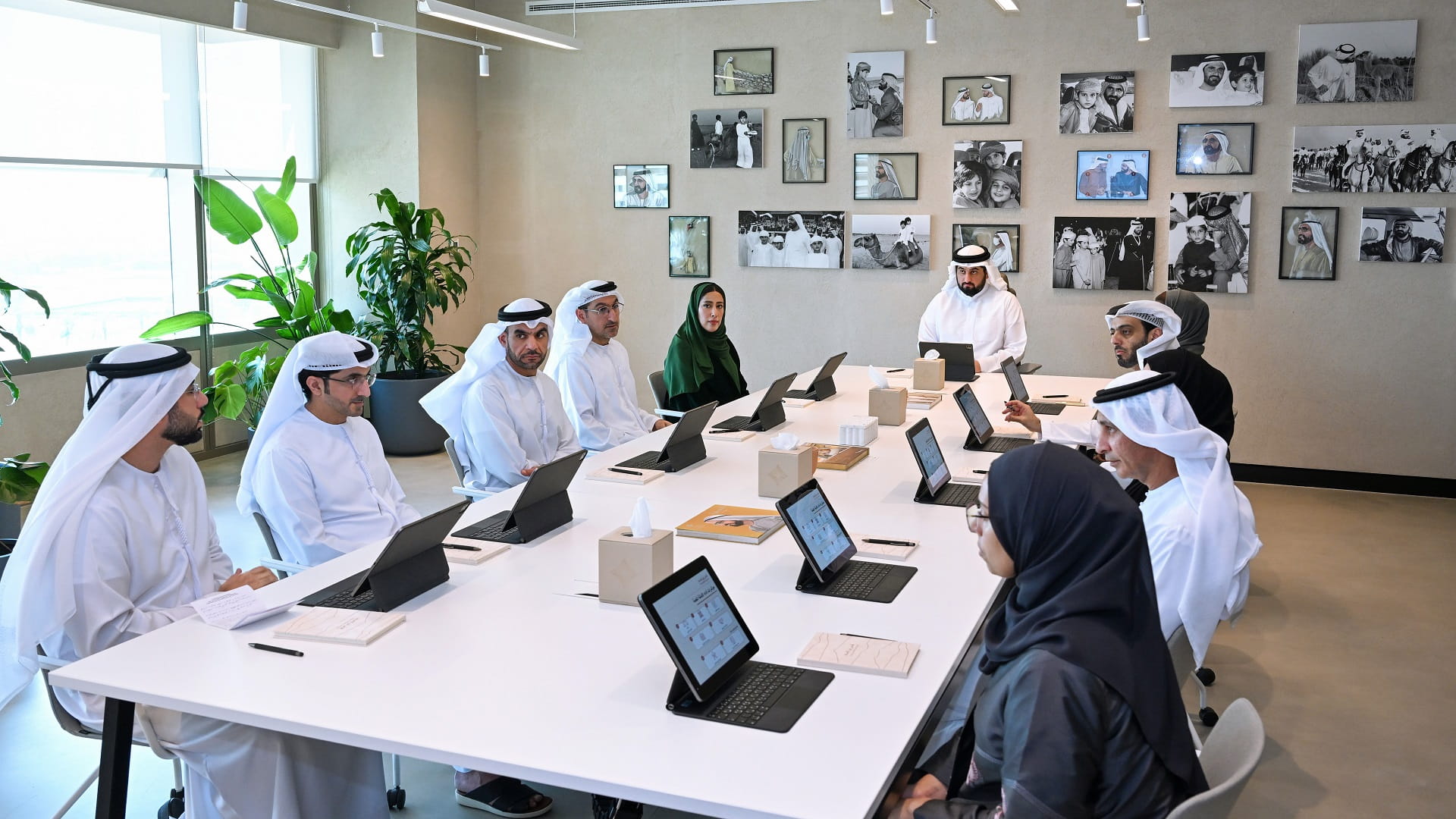 Image for the title: Ahmed bin Mohammed chairs Dubai Media Council meeting 