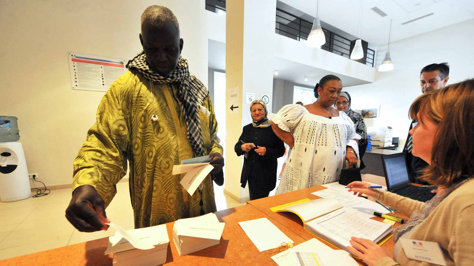 صورة بعنوان: بعد سنوات من الأزمة..السنغاليون ينتخبون رئيساً جديداً  