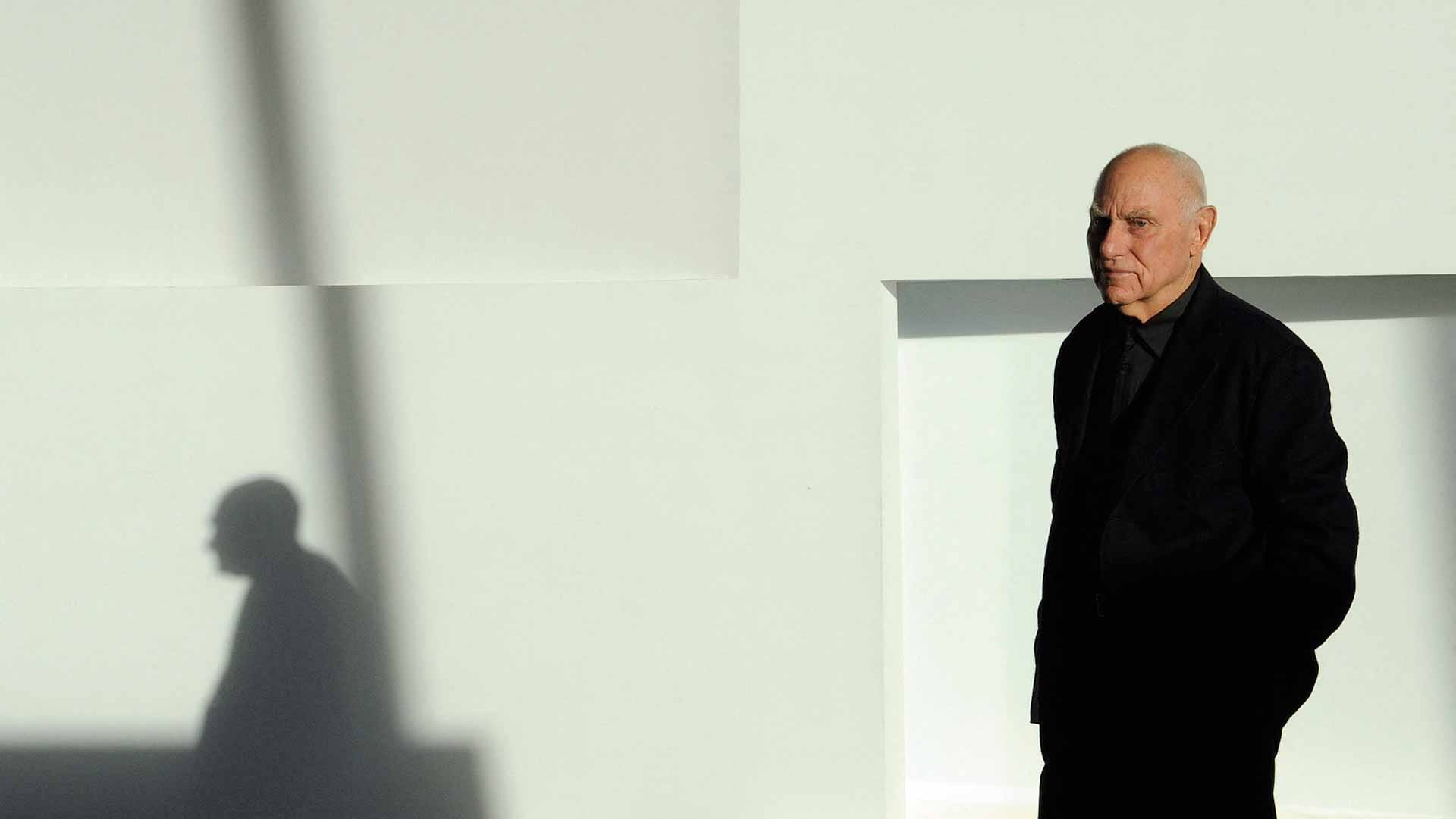 صورة بعنوان: الموت يغيب النحات الأميركي ريتشارد سيرا عن عمر يناهز 85 عاماً 