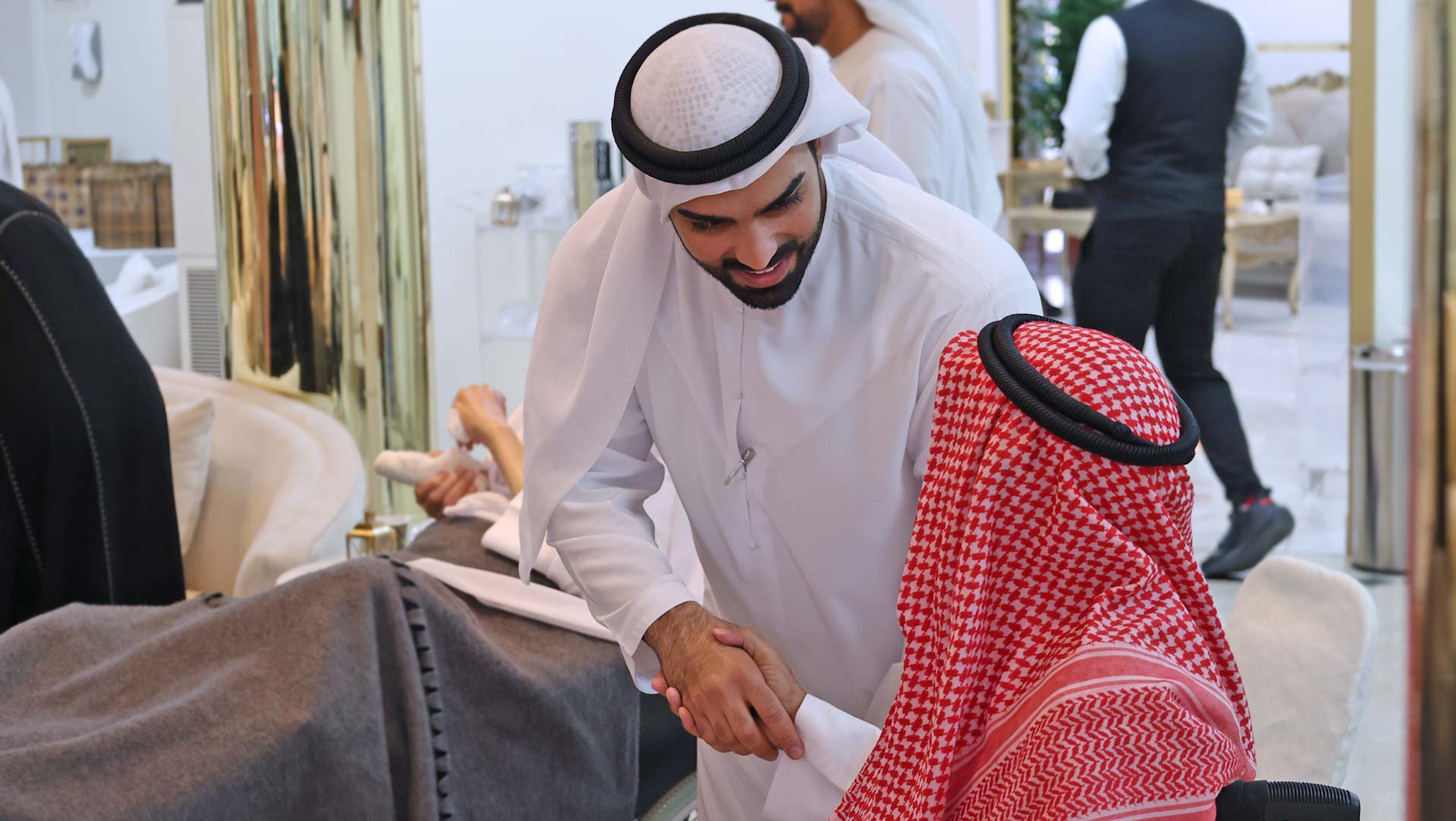 صورة بعنوان: دائرة الأشغال العامة بالشارقة تشارك في مبادرة خطار الدار 