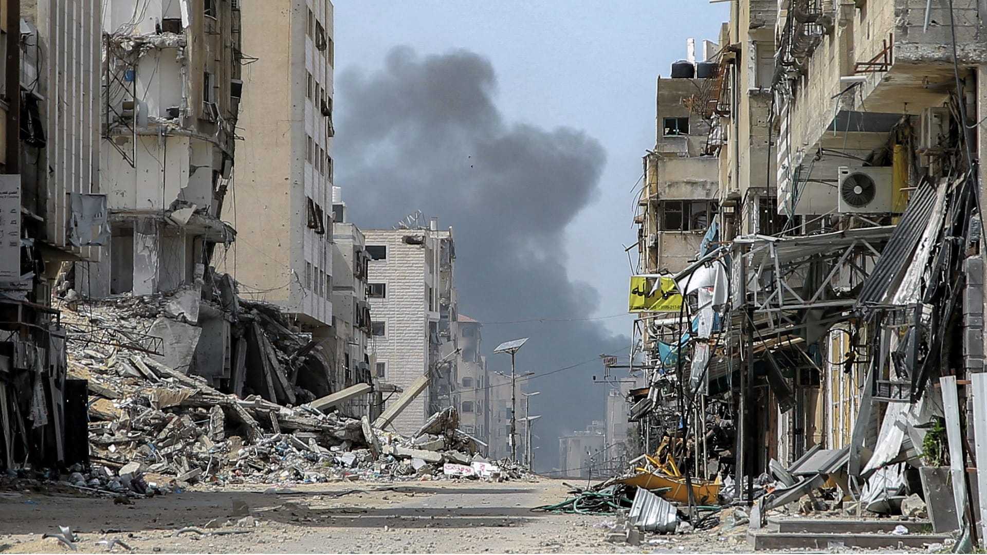 Image for the title: WHO says 9,000 patients need emergency evacuation from Gaza 