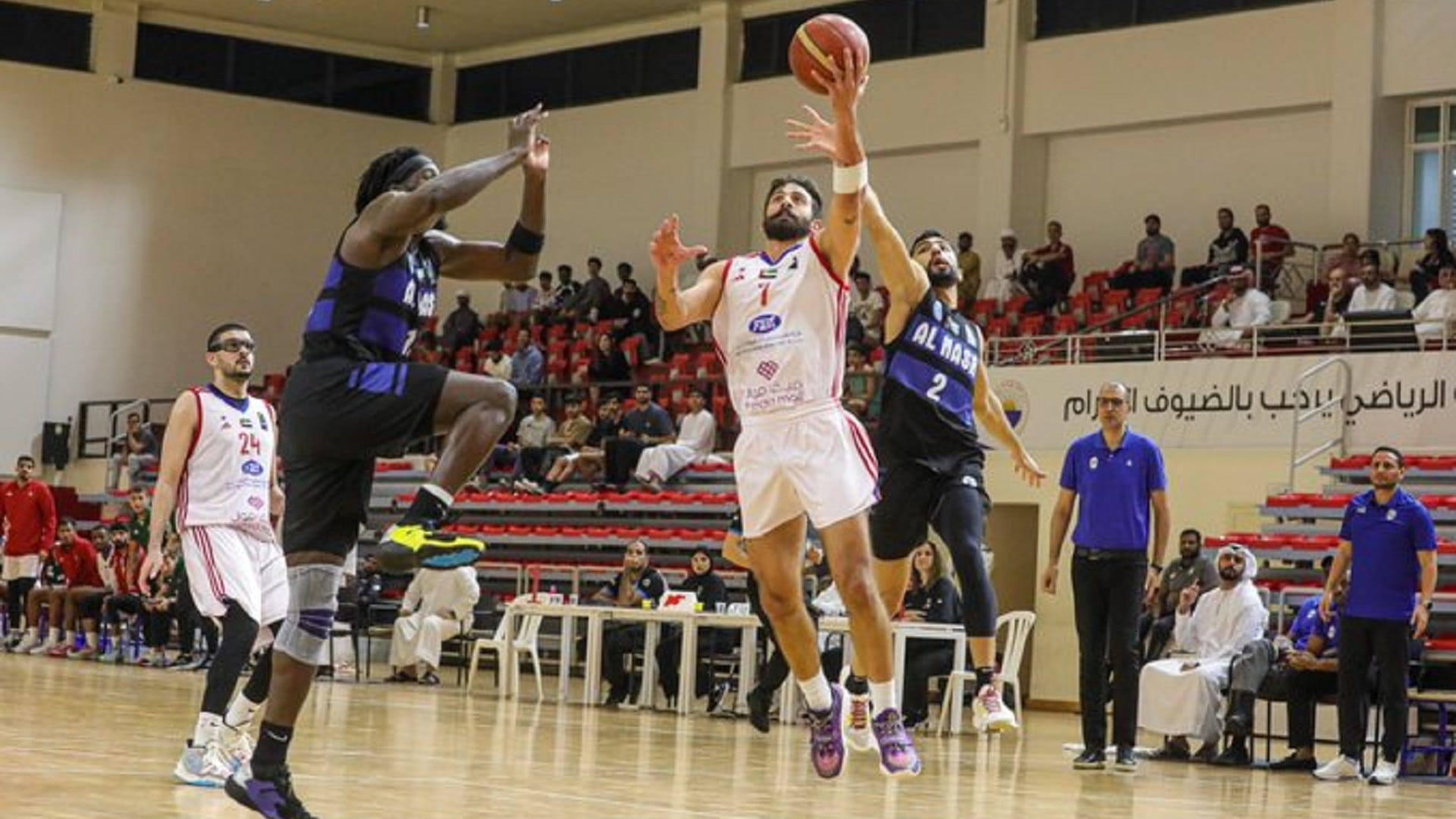 صورة بعنوان: الشارقة يودع دوري السلة بالخسارة أمام النصر في نصف نهائي البطولة 