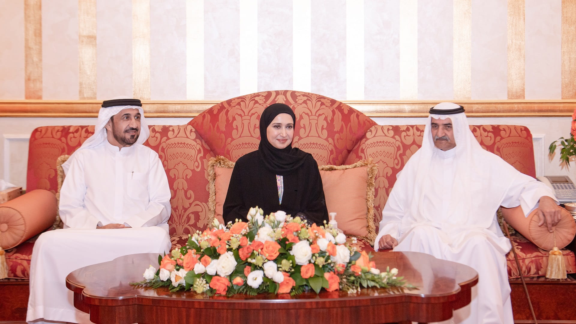 صورة بعنوان: حاكم الفجيرة يواصل تلقي التهاني بالشهر الفضيل 