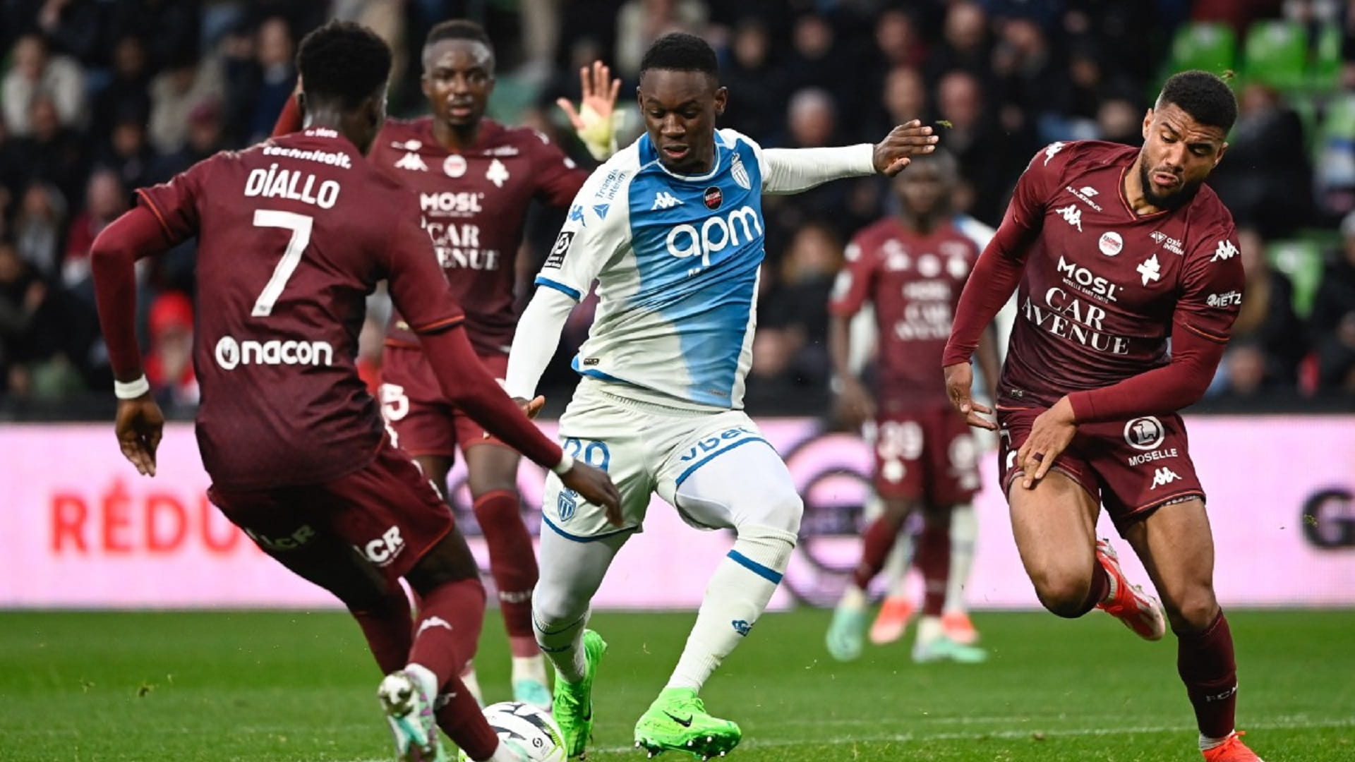 صورة بعنوان: موناكو يكتسح شباك ميتز بخماسية في الدوري الفرنسي 