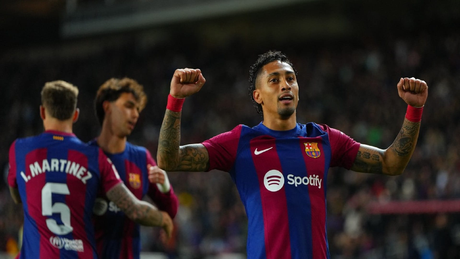 صورة بعنوان: رافينيا يقود برشلونة للفوز على لاس بالماس بالدوري الإسباني 