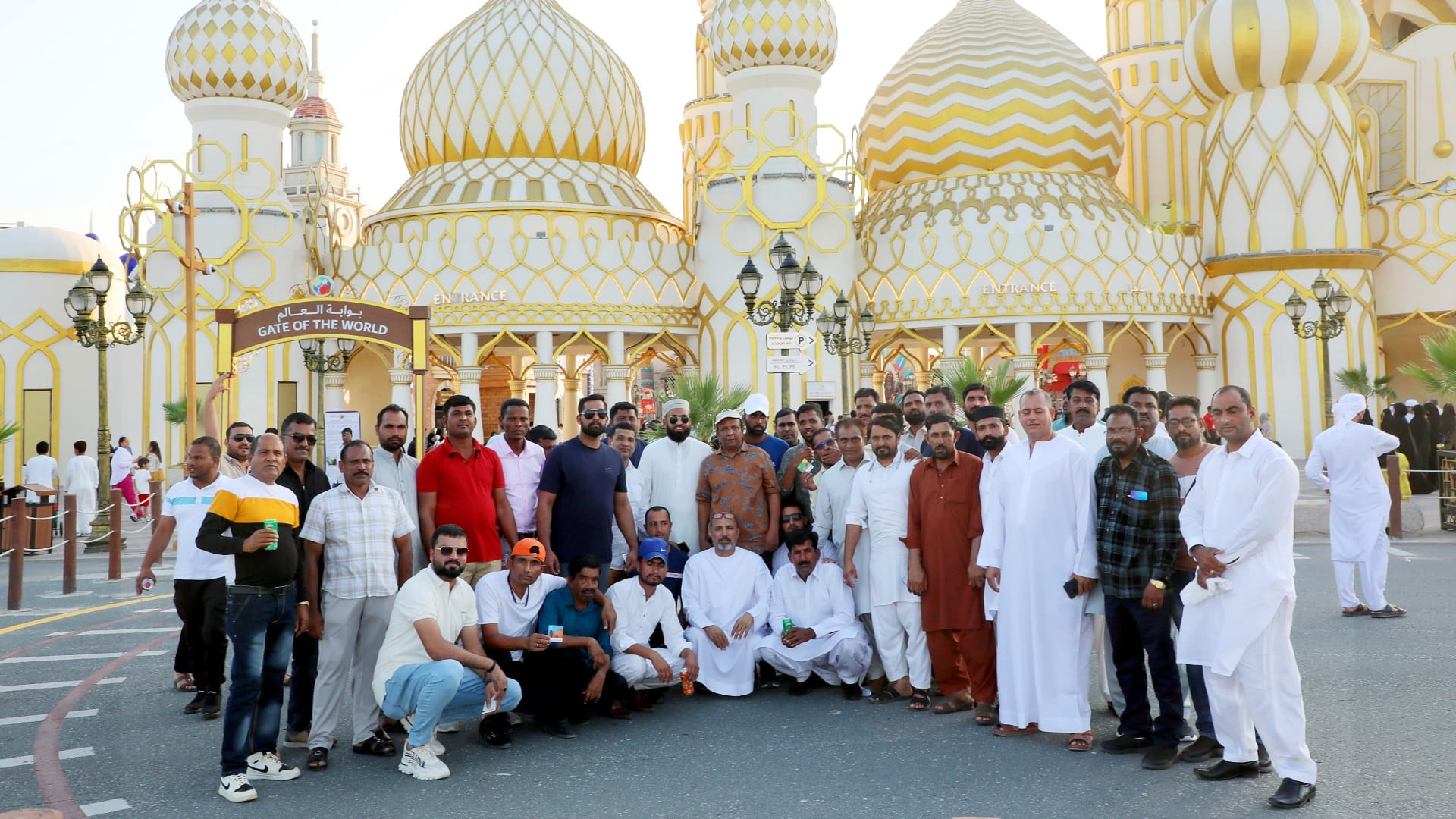 صورة بعنوان: بلدية الحمرية تحتفي "بيوم العمال العالمي" تقديراً لدورهم وعطائهم 