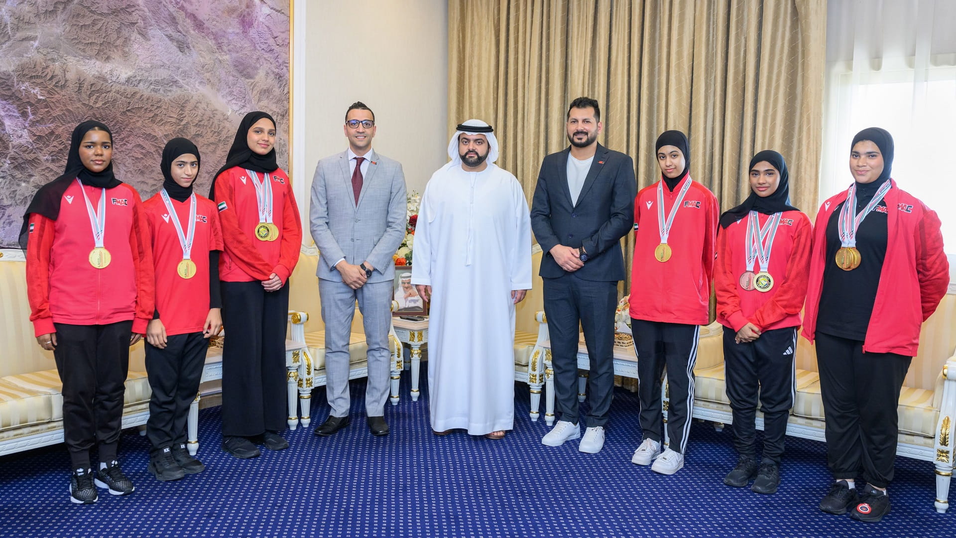 صورة بعنوان: محمد الشرقي يستقبل لاعبي نادي الفجيرة للفنون القتالية 