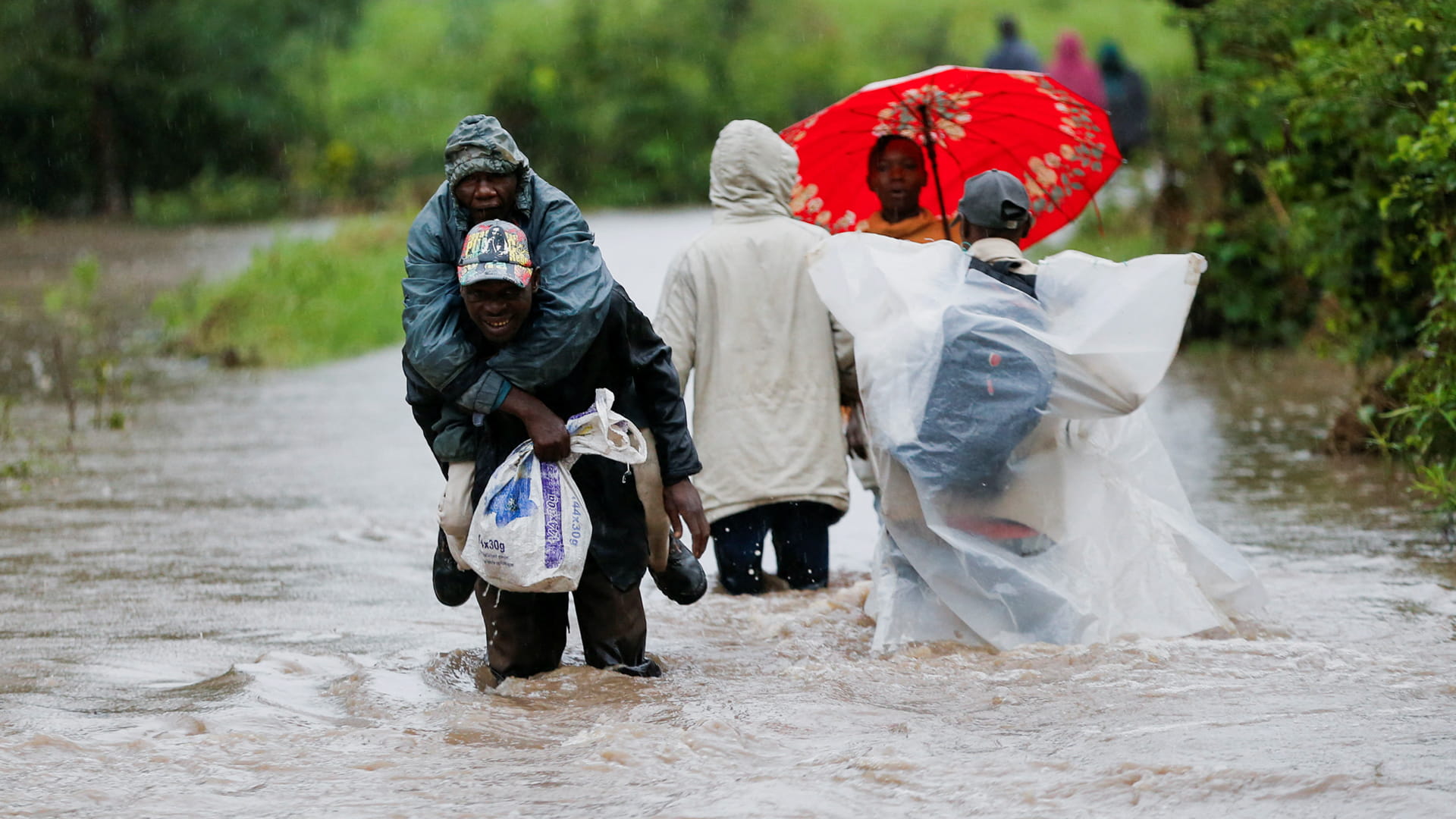 صورة بعنوان: حصيلة ضحايا الفيضانات في كينيا ترتفع إلى 188 وفاة 