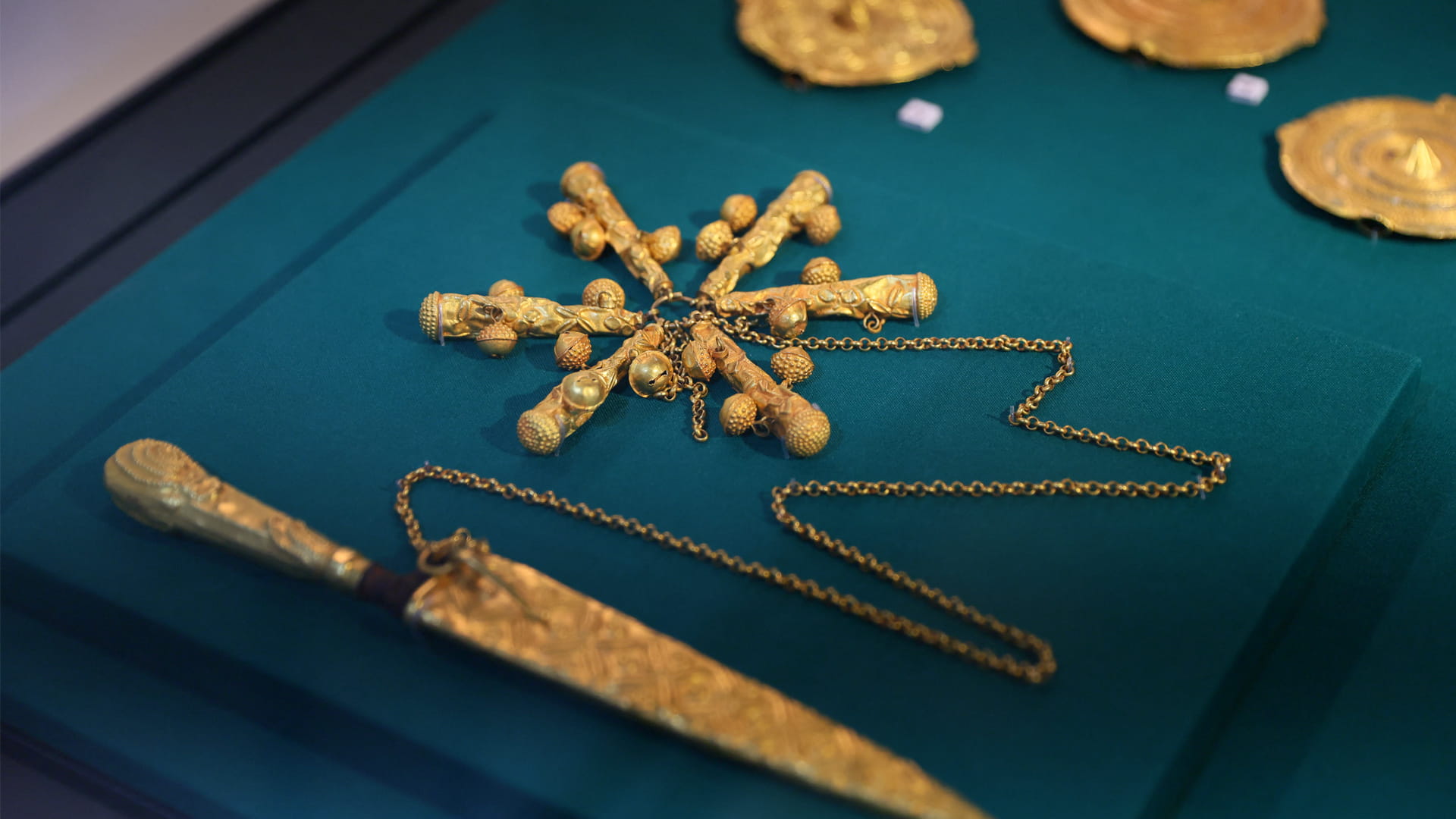 صورة بعنوان: لـ 6 سنوات.. بريطانيا تُعير غانا كنوزاً منهوبة أثناء الاستعمار 