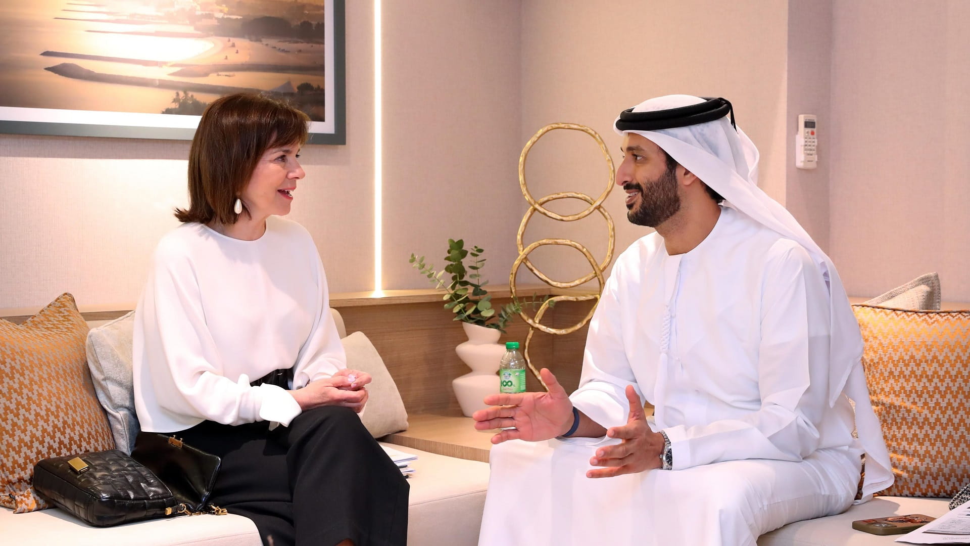 صورة بعنوان: وزير الاقتصاد يبحث مع وزيرة السياحة الإيطالية آفاق التعاون المشترك 