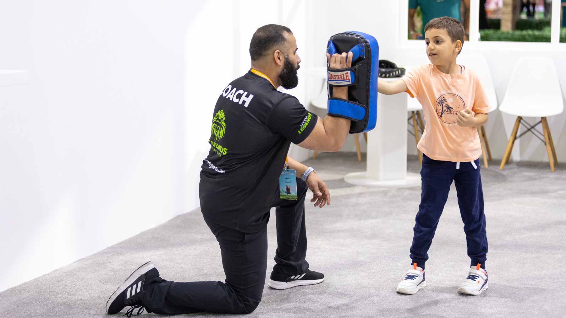 صورة بعنوان: "الشارقة القرائي 2024" يرفع وعي الصغار بأهمية ممارسة الرياضة 