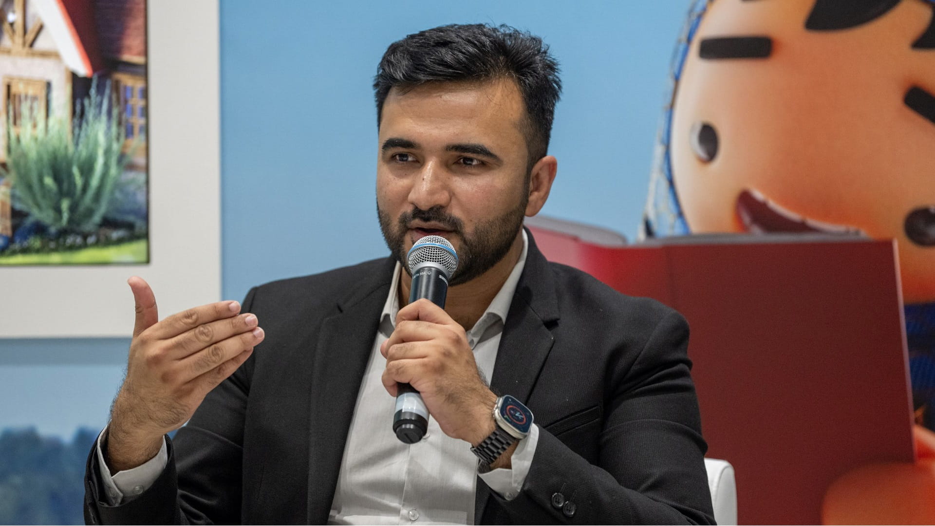 Image for the title: SCRF: Comparison culture, family communication gaps harm youth 