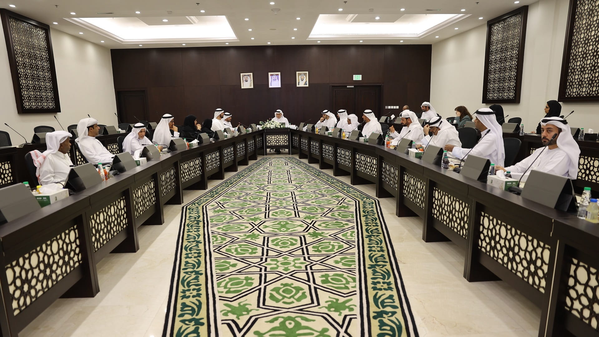 Image for the title: SMC reviews committees' annual reports for 19th session 