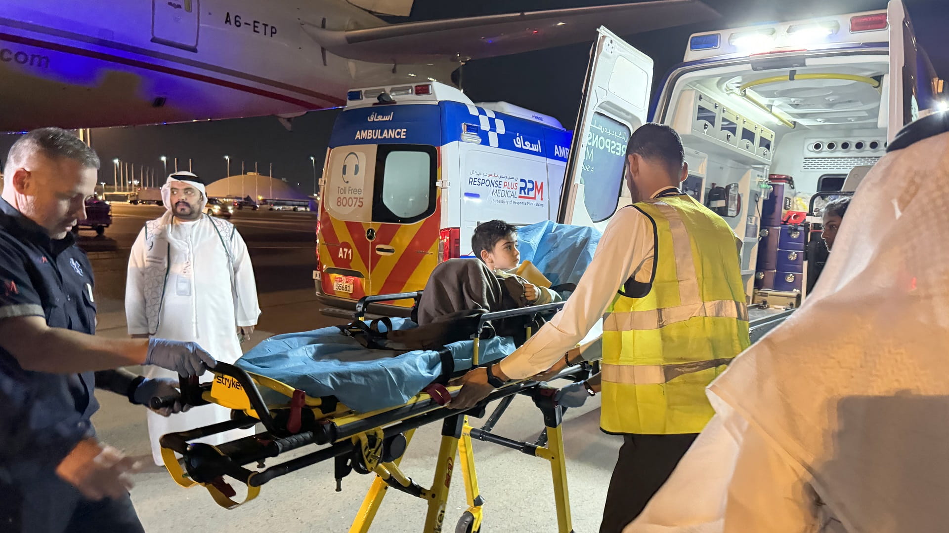 صورة بعنوان: الإمارات تستنفر طاقات قطاعها الصحي لعلاج مرضى ومصابي غزة 