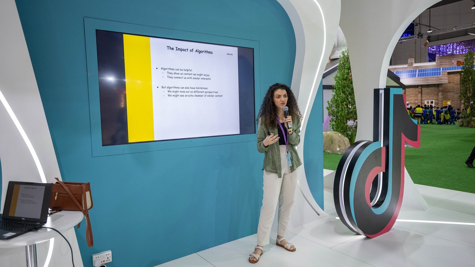 صورة بعنوان: آية بدر تحدد 4 إجراءات لتفادي فخ خوارزميات "التواصل الاجتماعي" 