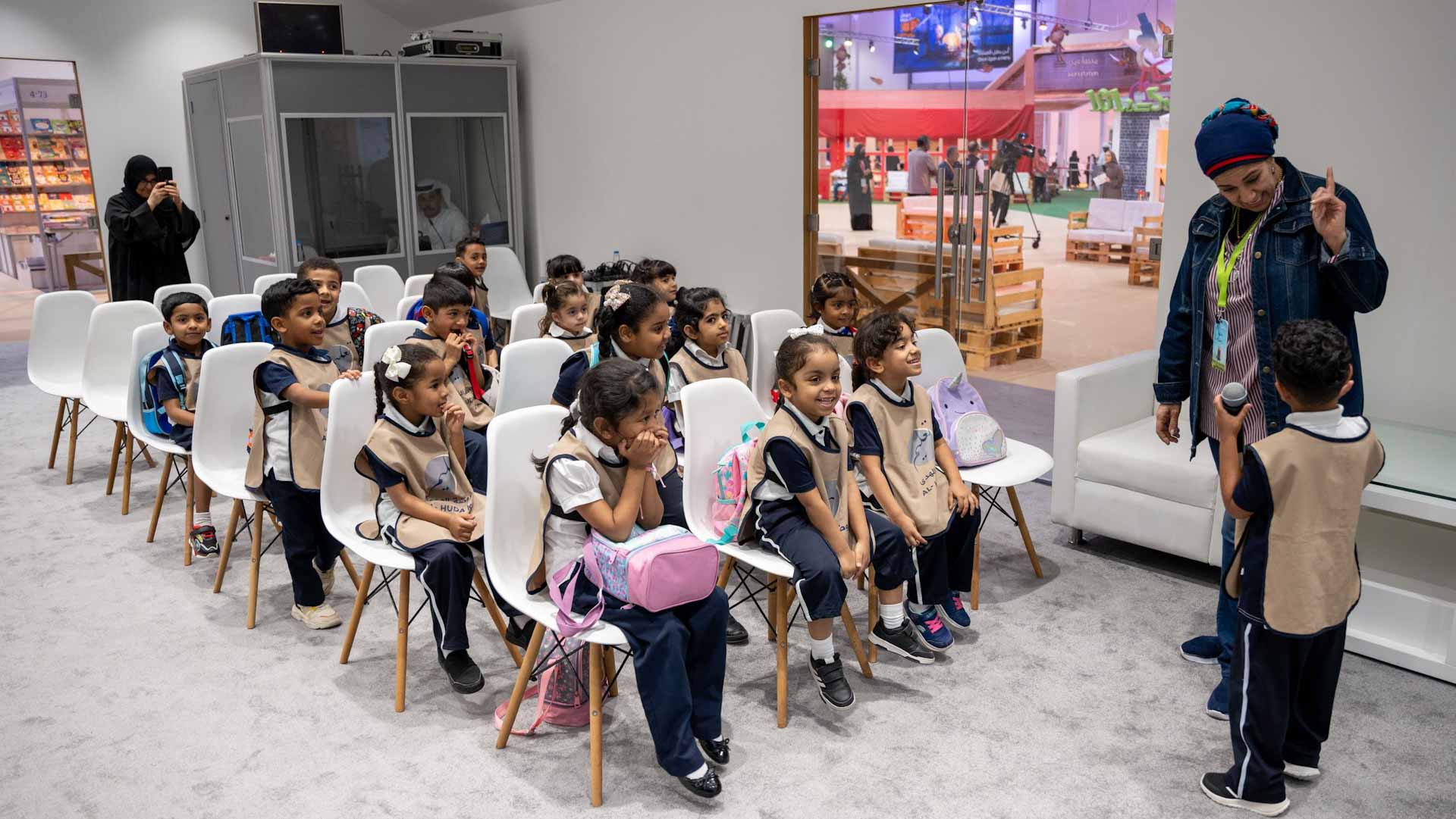 صورة بعنوان: صغار "الشارقة القرائي" يستكشفون أثر القصص في تنمية مهاراتهم 