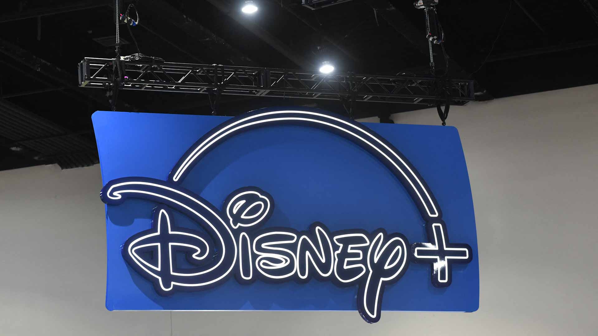 صورة بعنوان: "ديزني" و"وارنر براذرز ديسكوفري" توفران برامج مشتركة بالبث التدفقي 